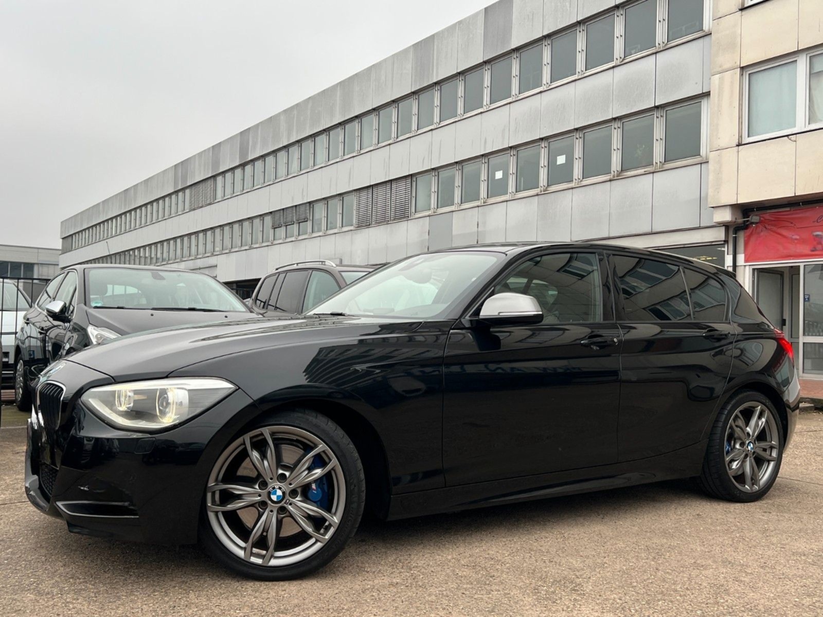 BMW M135 i xDrive *AUTOMATIK*LEDER*NAV.PROF* foto 16