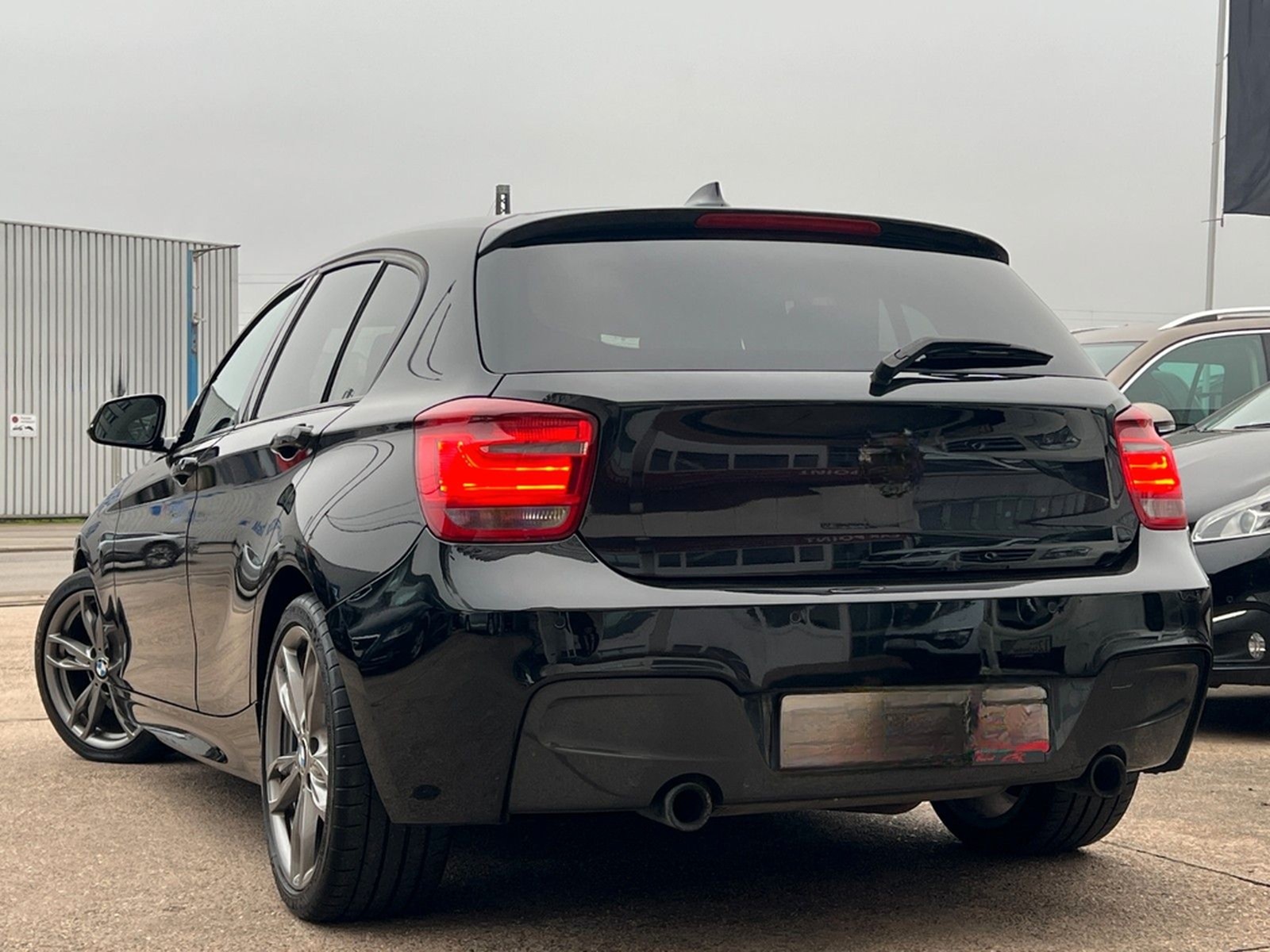 BMW M135 i xDrive *AUTOMATIK*LEDER*NAV.PROF* foto 6