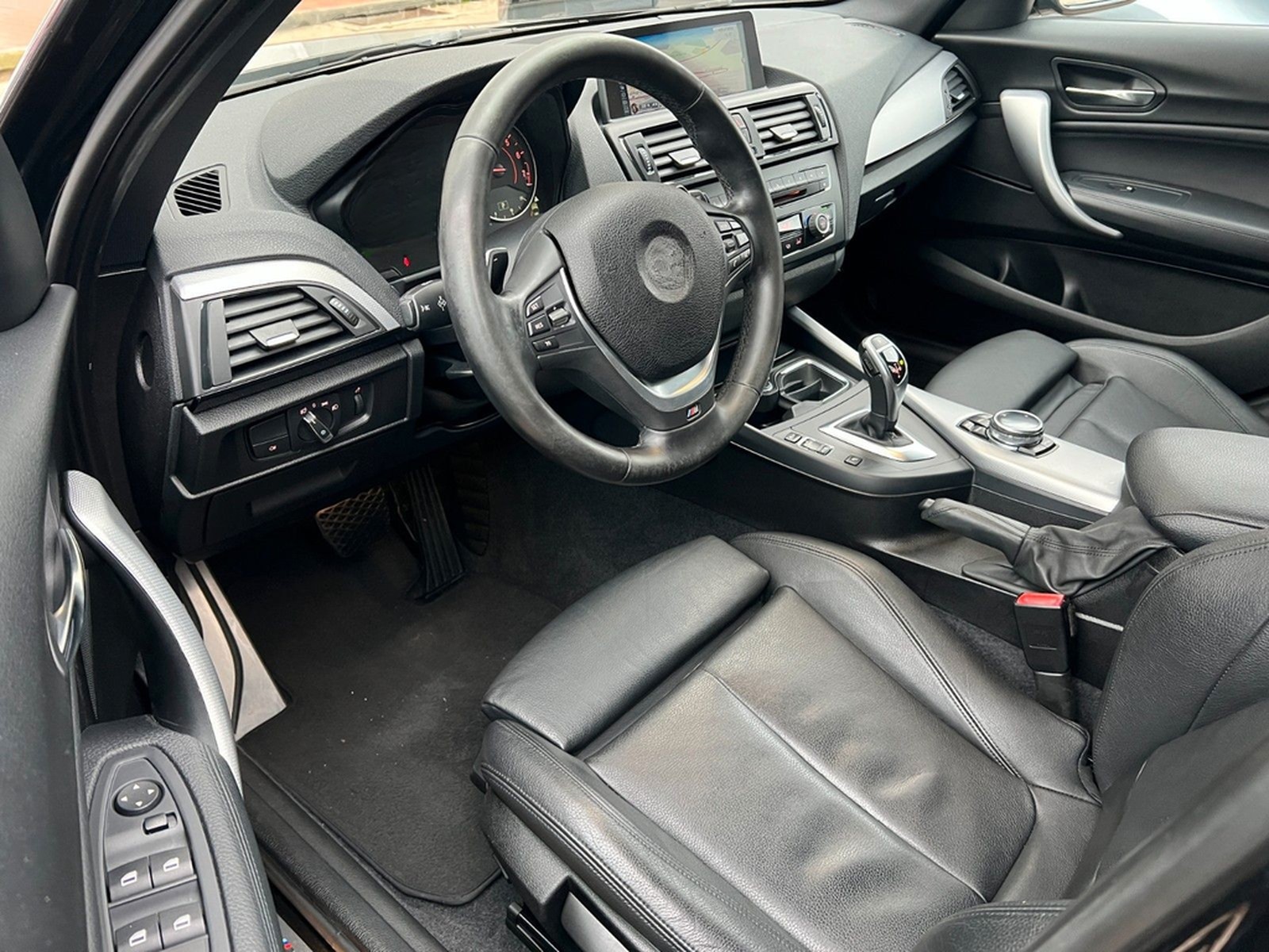 BMW M135 i xDrive *AUTOMATIK*LEDER*NAV.PROF* foto 9