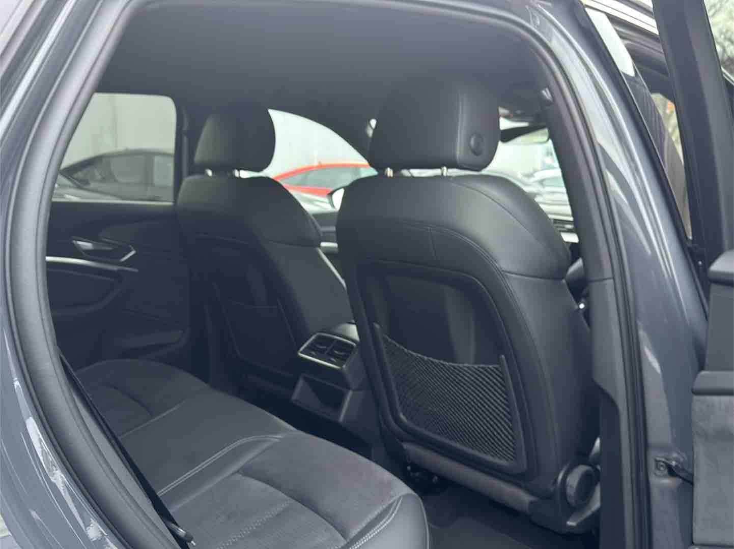 Audi Q8 e-tron Sportback 50 S line ACC BLACK 21Z KAM. foto 16