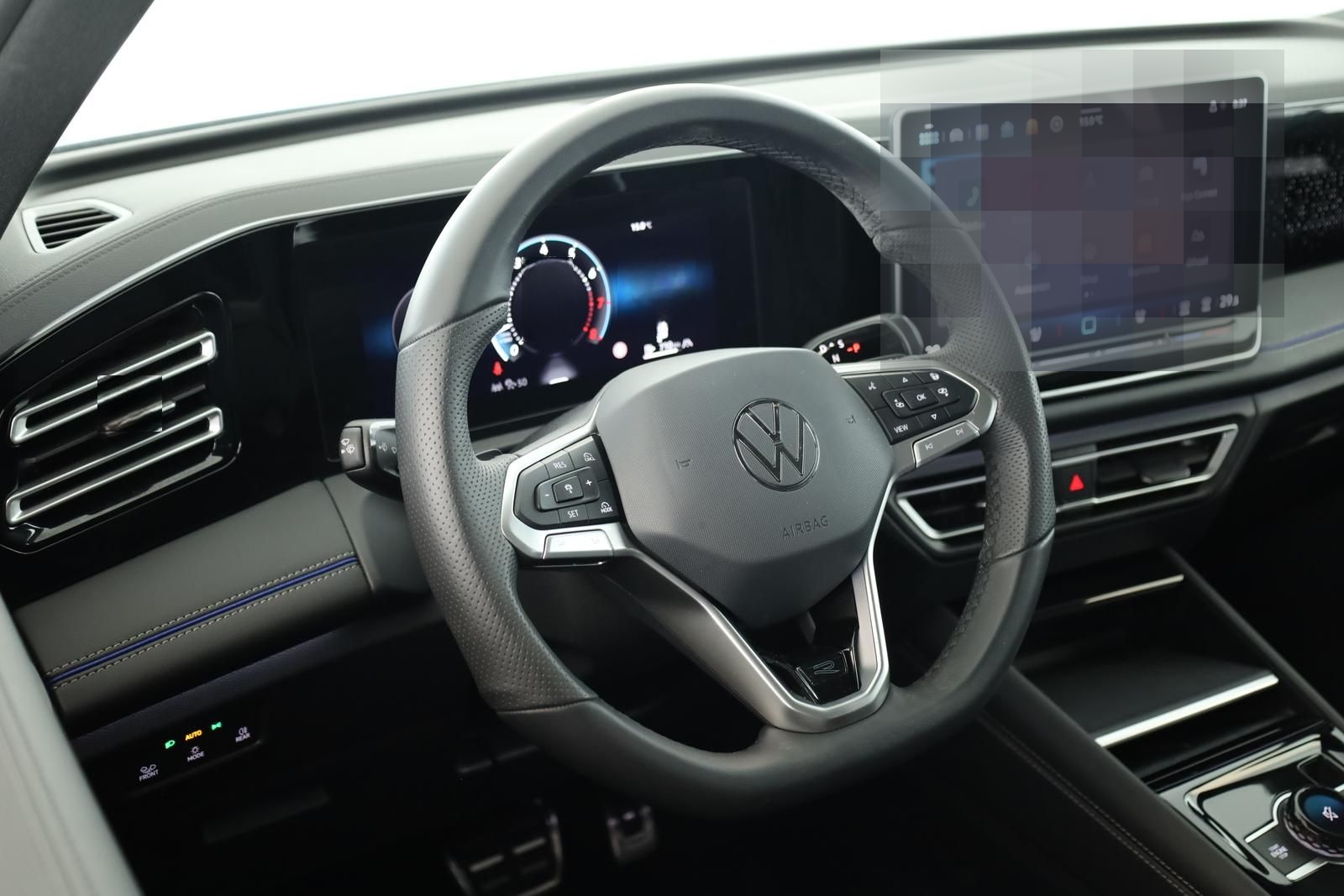 Volkswagen Tiguan 2.0 TSI DSG 4M R-Line IQ Pano Nav Key 360 foto 20