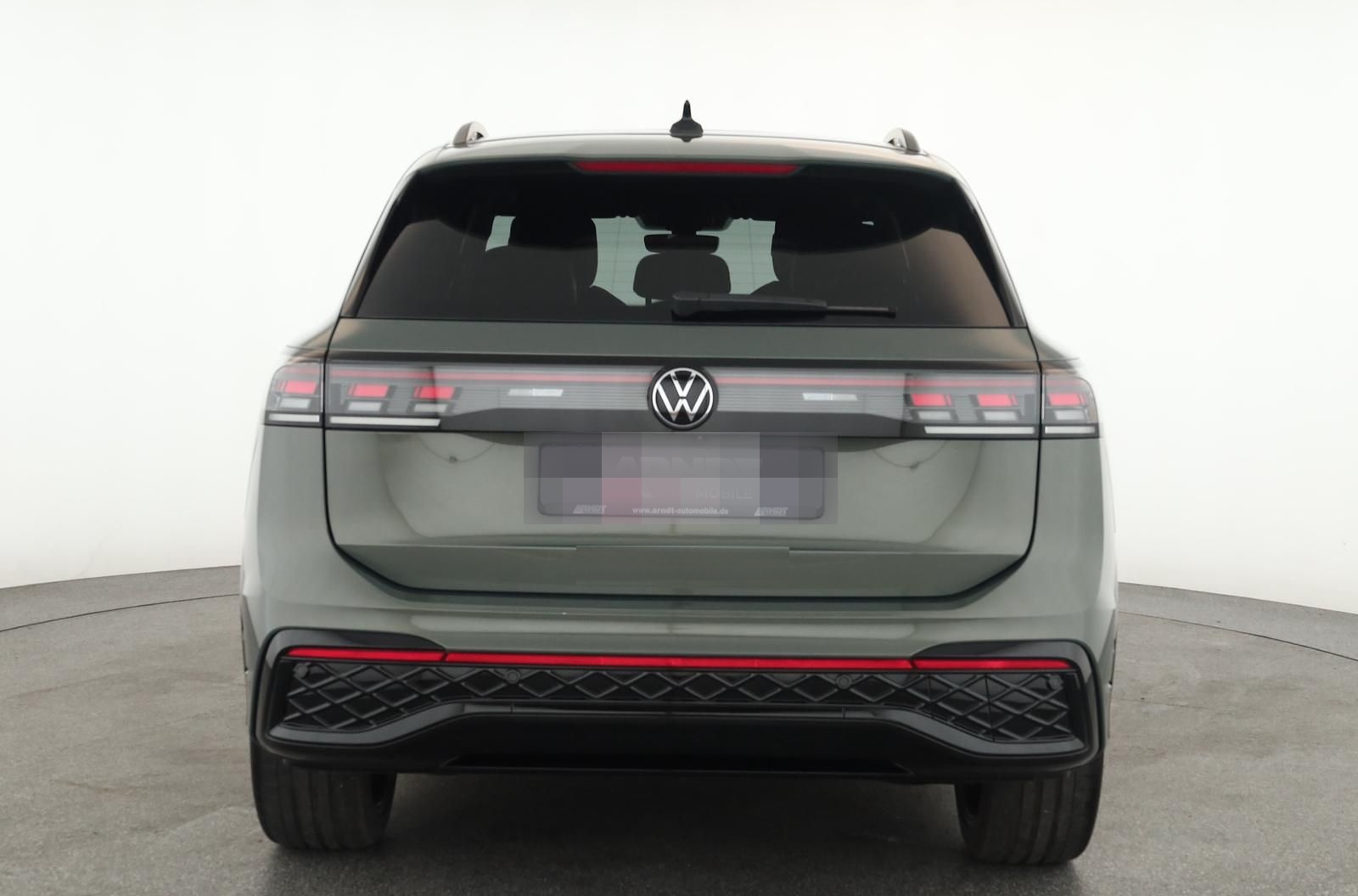 Volkswagen Tiguan 2.0 TSI DSG 4M R-Line IQ Pano Nav Key 360 foto 4