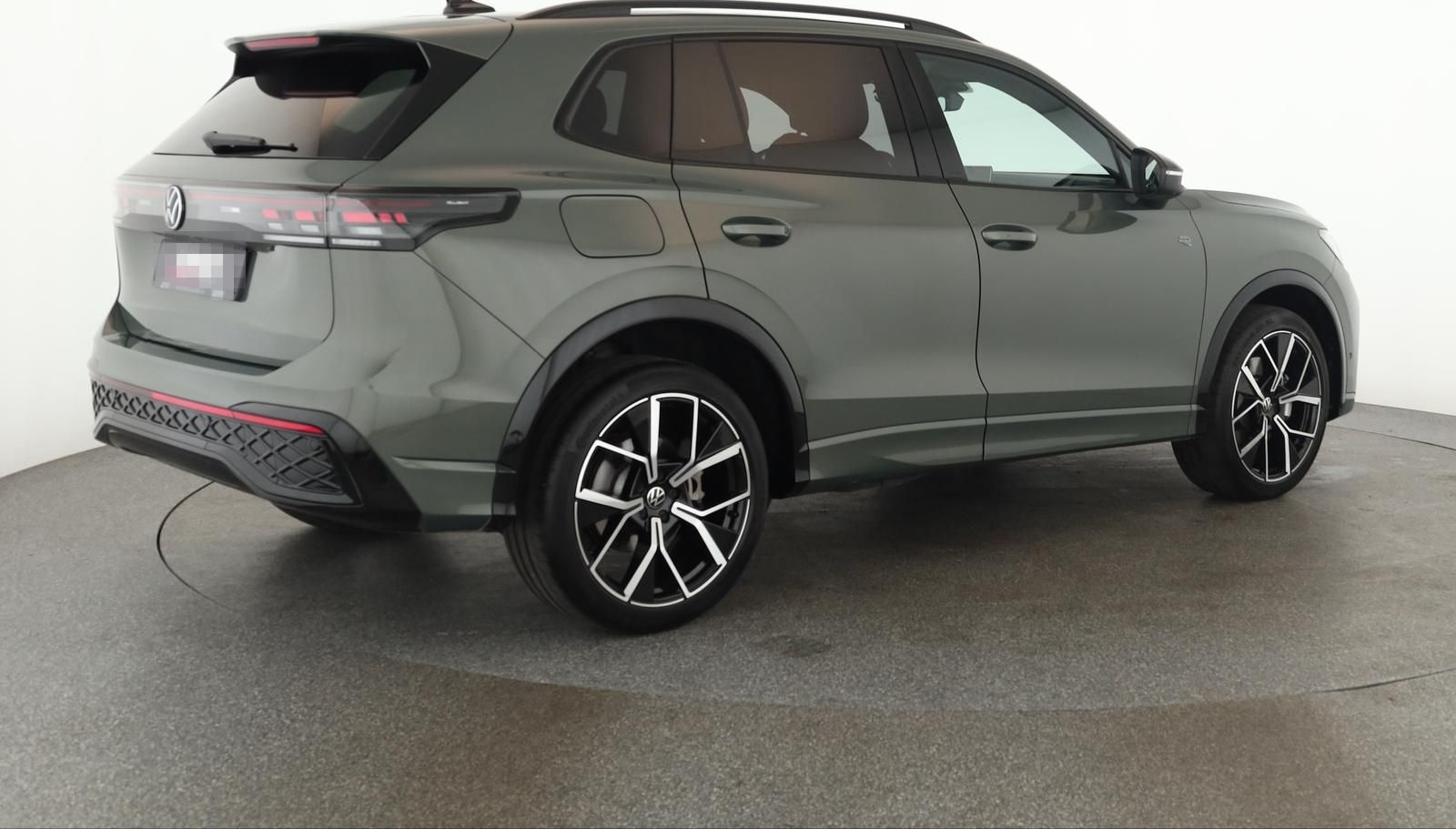 Volkswagen Tiguan 2.0 TSI DSG 4M R-Line IQ Pano Nav Key 360 foto 5