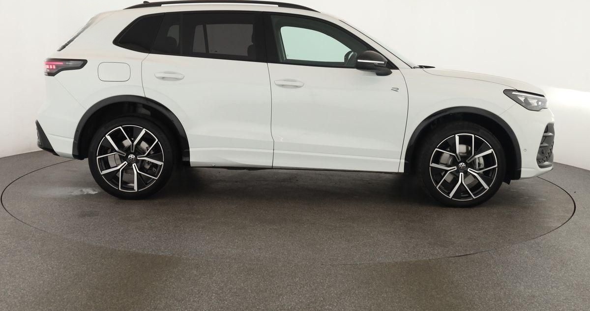 Volkswagen Tiguan 2.0 TSI DSG 4M R-Line IQ Pano Nav Key 360 foto 4