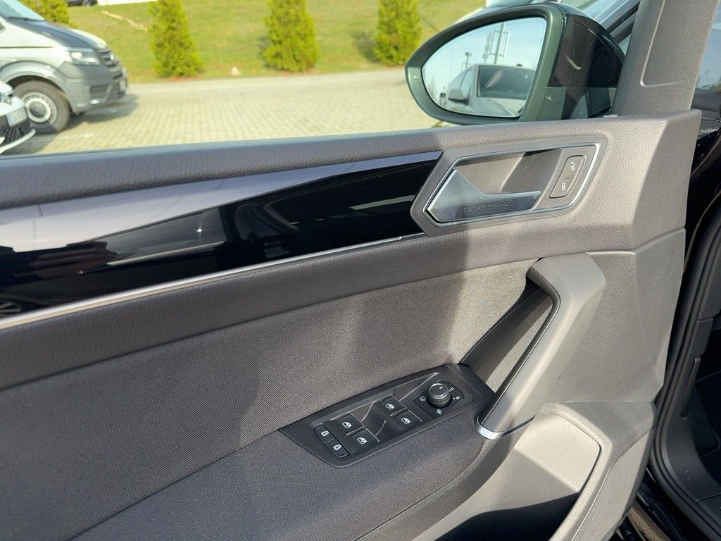 Volkswagen Touran 2.0 TDI DSG Highline R-Line AHK*DCC*LED*N foto 12