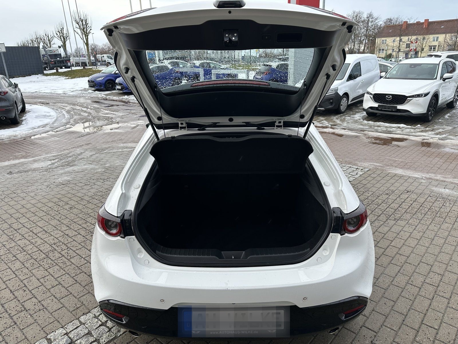 Mazda 3 SKYACTIV-G 2.0 M-HYBRID 150 Selection / PREMIU foto 11