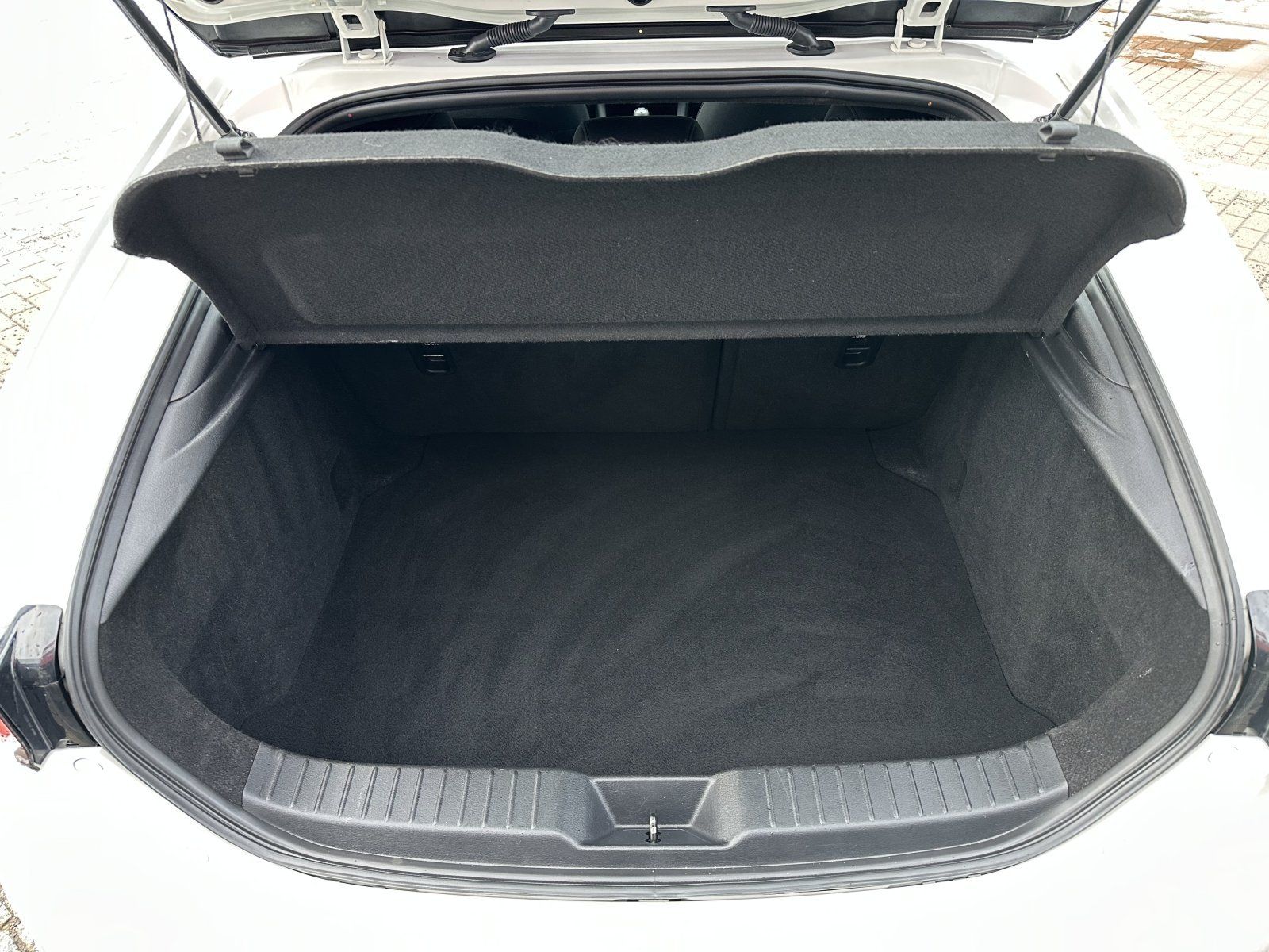 Mazda 3 SKYACTIV-G 2.0 M-HYBRID 150 Selection / PREMIU foto 12