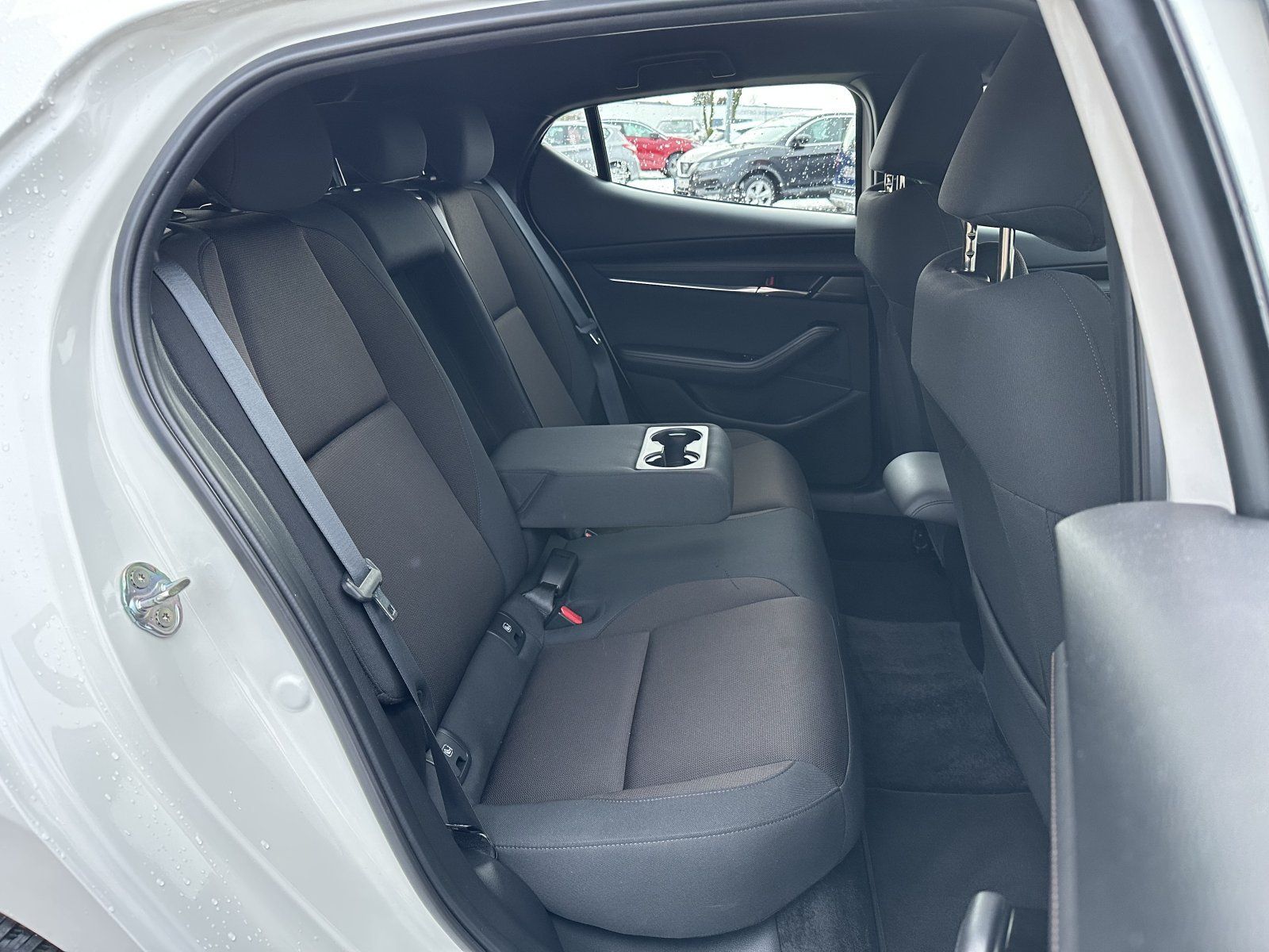 Mazda 3 SKYACTIV-G 2.0 M-HYBRID 150 Selection / PREMIU foto 17