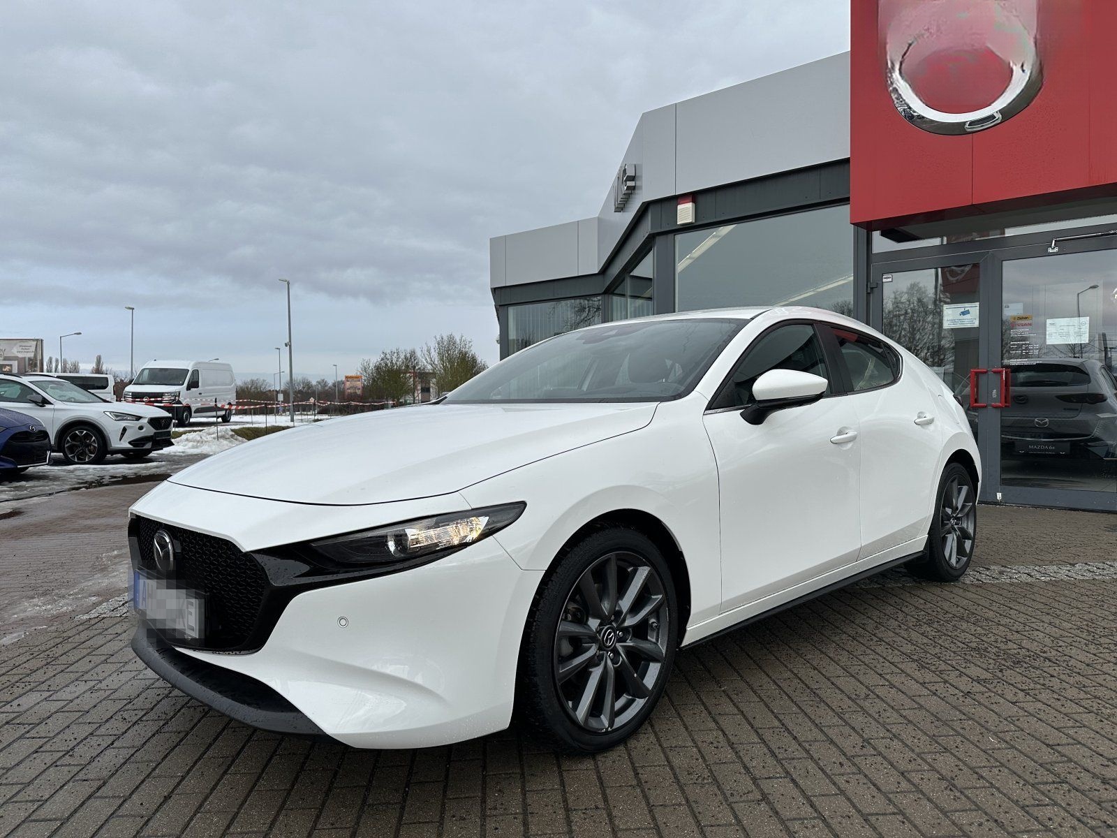 Mazda 3 SKYACTIV-G 2.0 M-HYBRID 150 Selection / PREMIU foto 3
