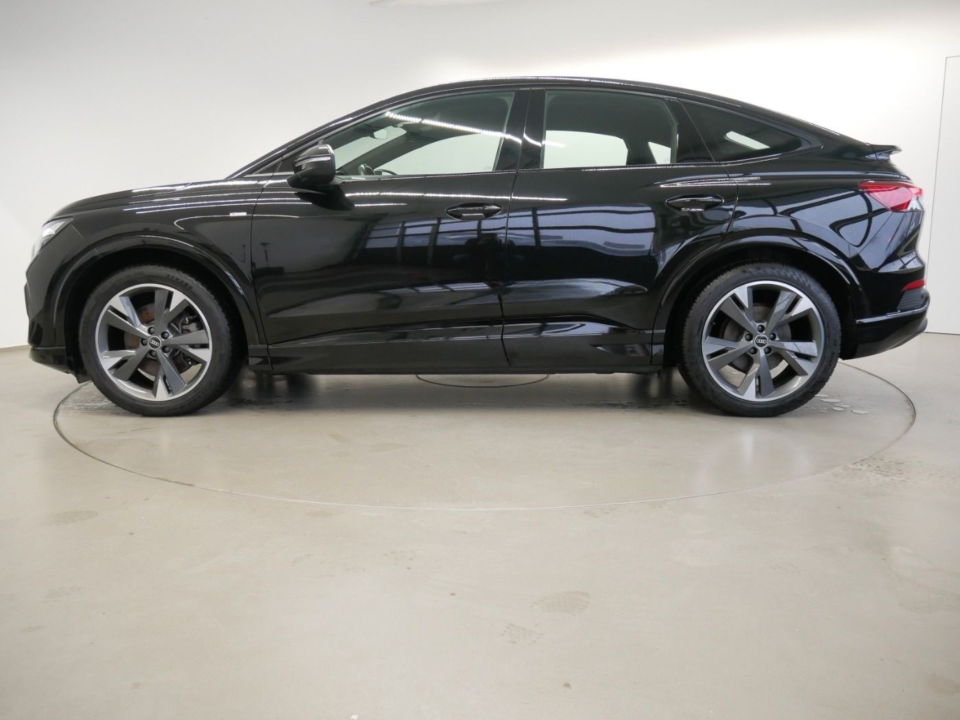 Audi Q4 Sportback 50 e-tron quattro S line LED virt. foto 4