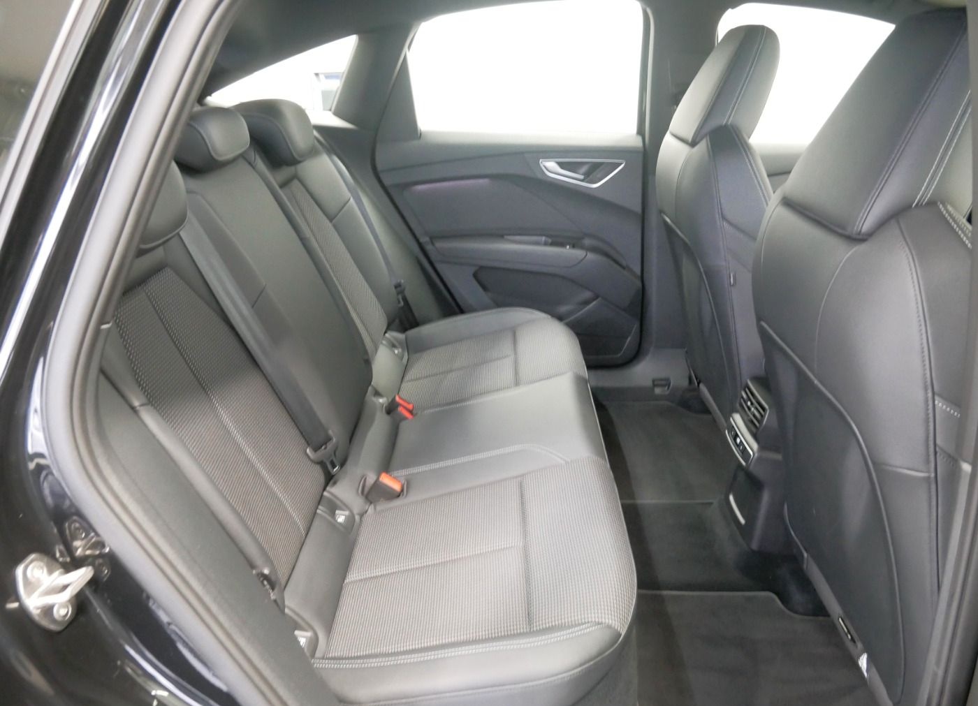 Audi Q4 Sportback 50 e-tron quattro S line LED virt. foto 8