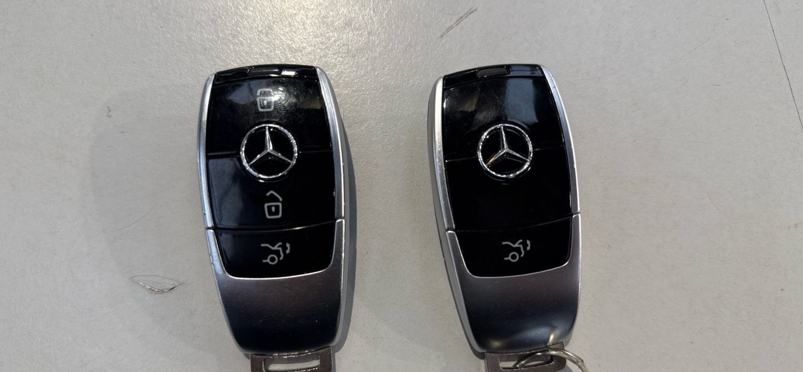 Mercedes-Benz T-Modell E 300 de foto 13