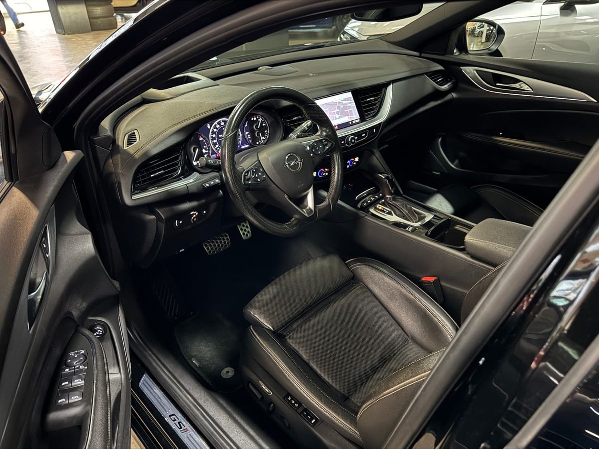 Opel Insignia B Sports Tourer GSi 4X4 OPC PERFORMANCE foto 11