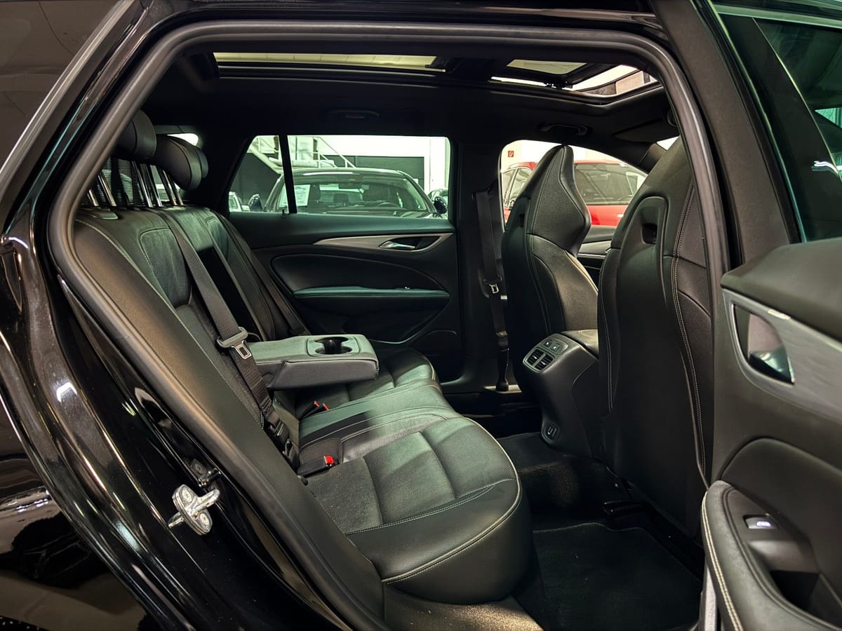 Opel Insignia B Sports Tourer GSi 4X4 OPC PERFORMANCE foto 14