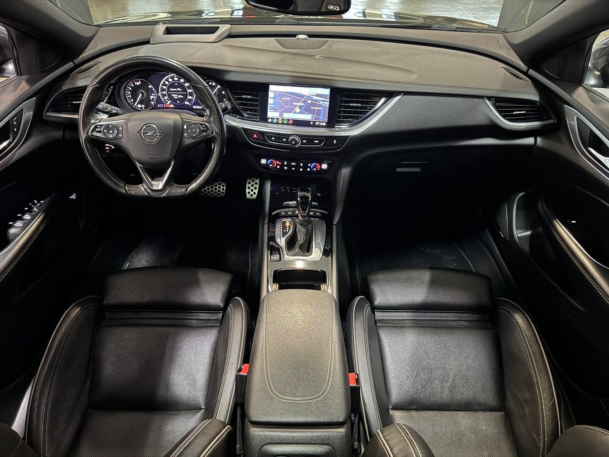 Opel Insignia B Sports Tourer GSi 4X4 OPC PERFORMANCE foto 18