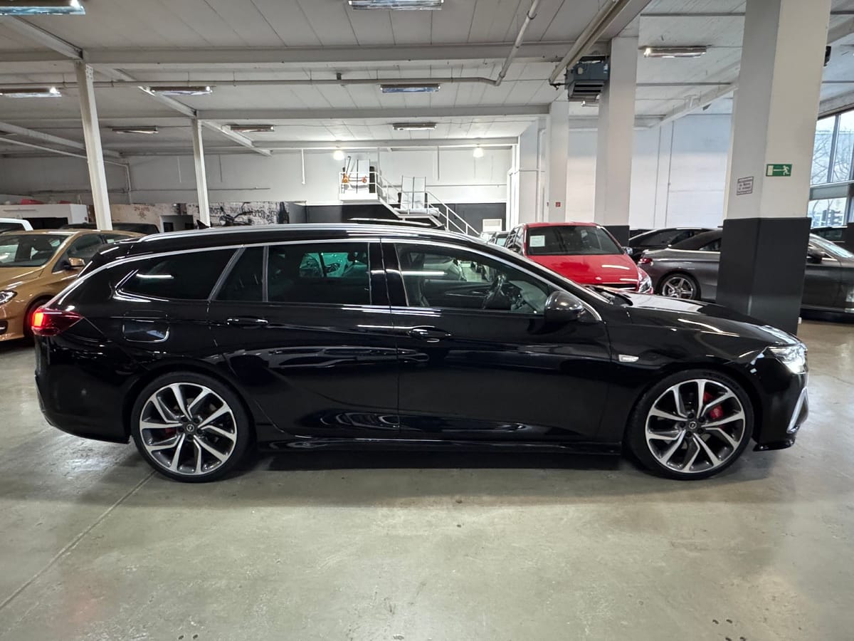 Opel Insignia B Sports Tourer GSi 4X4 OPC PERFORMANCE foto 5