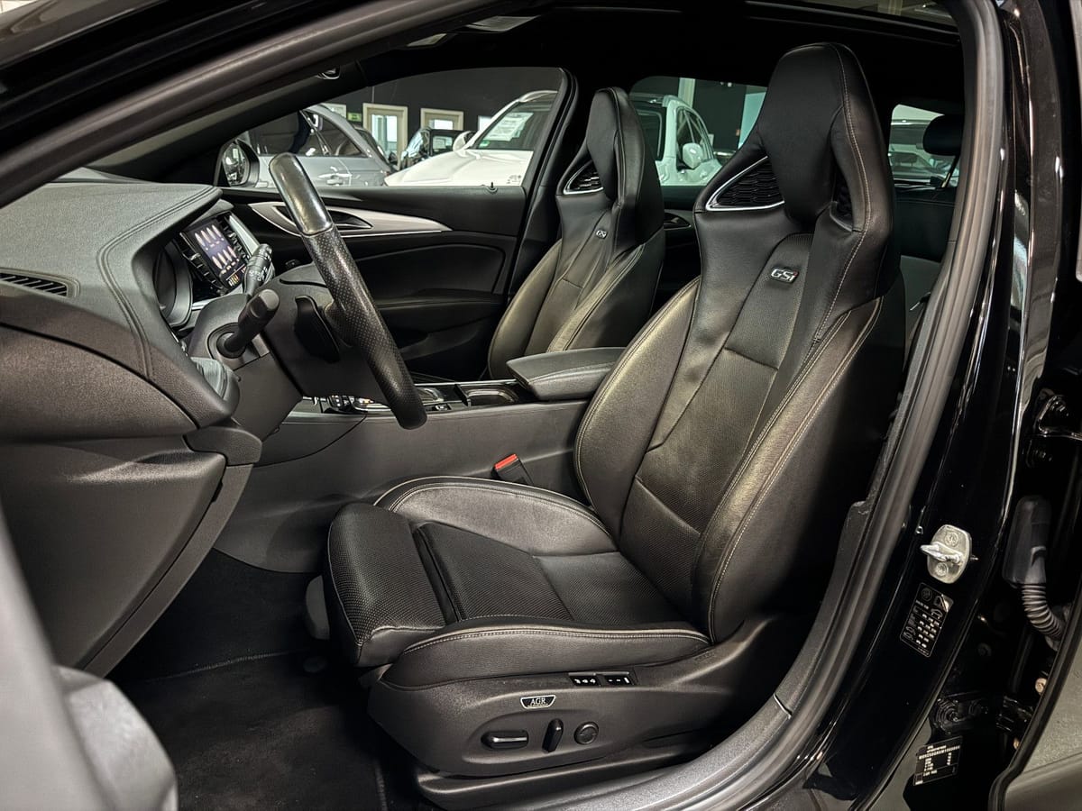 Opel Insignia B Sports Tourer GSi 4X4 OPC PERFORMANCE foto 10