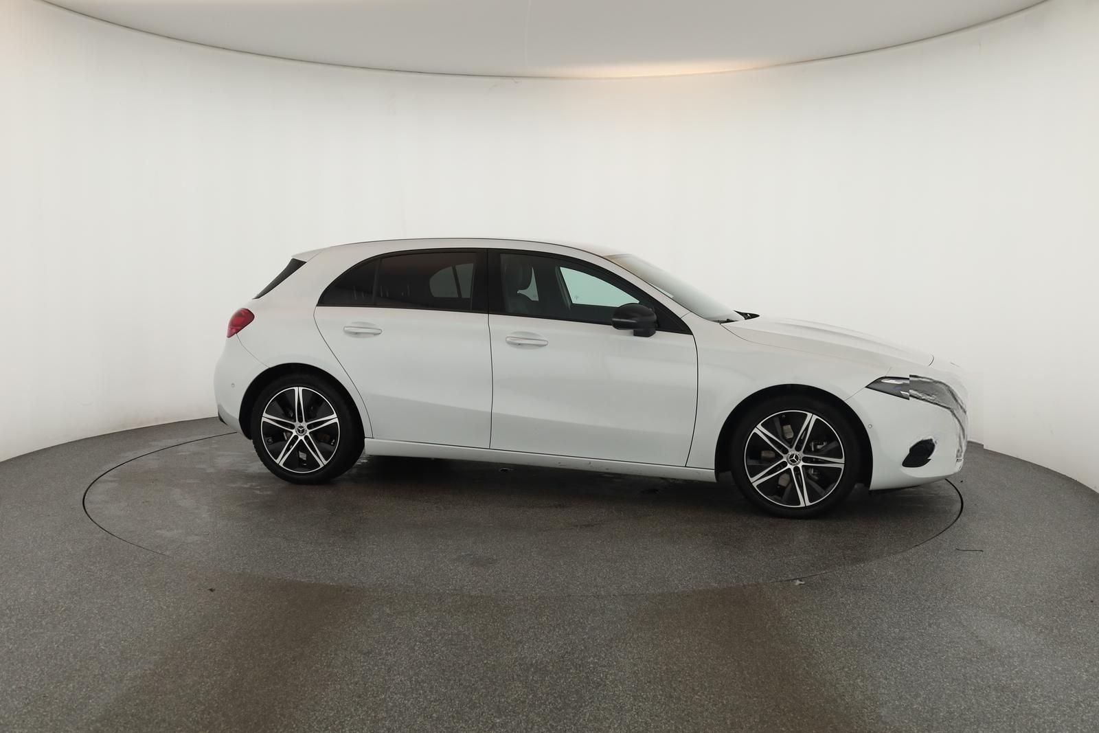 Mercedes-Benz A 250 4M Progressive+ Night Matrix Nav KeyGo Kam foto 25