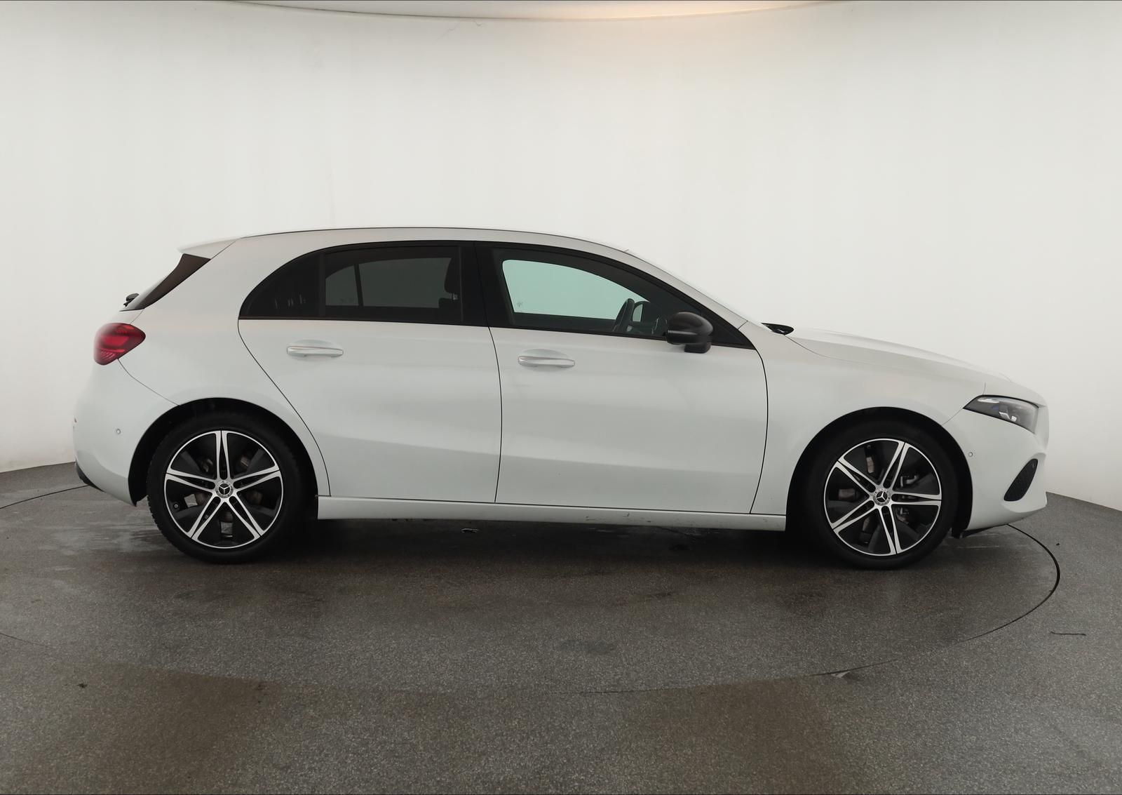 Mercedes-Benz A 250 4M Progressive+ Night Matrix Nav KeyGo Kam foto 6