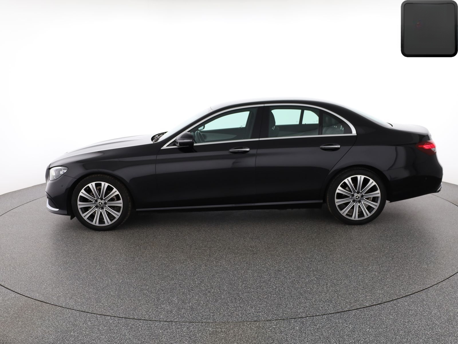 Mercedes-Benz E 220 d AVANTGARDE MULTIBEAM,360GRAD,KEYLESS,SH foto 2