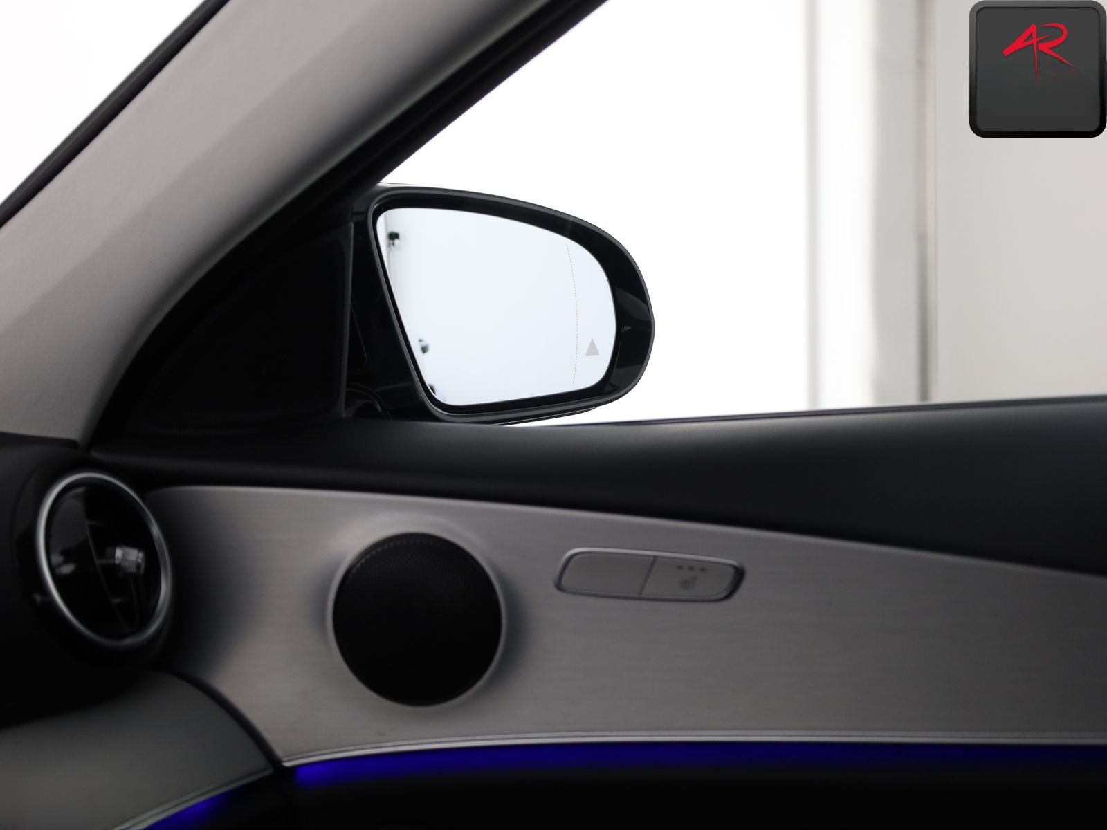 Mercedes-Benz E 220 d AVANTGARDE MULTIBEAM,360GRAD,KEYLESS,SH foto 25