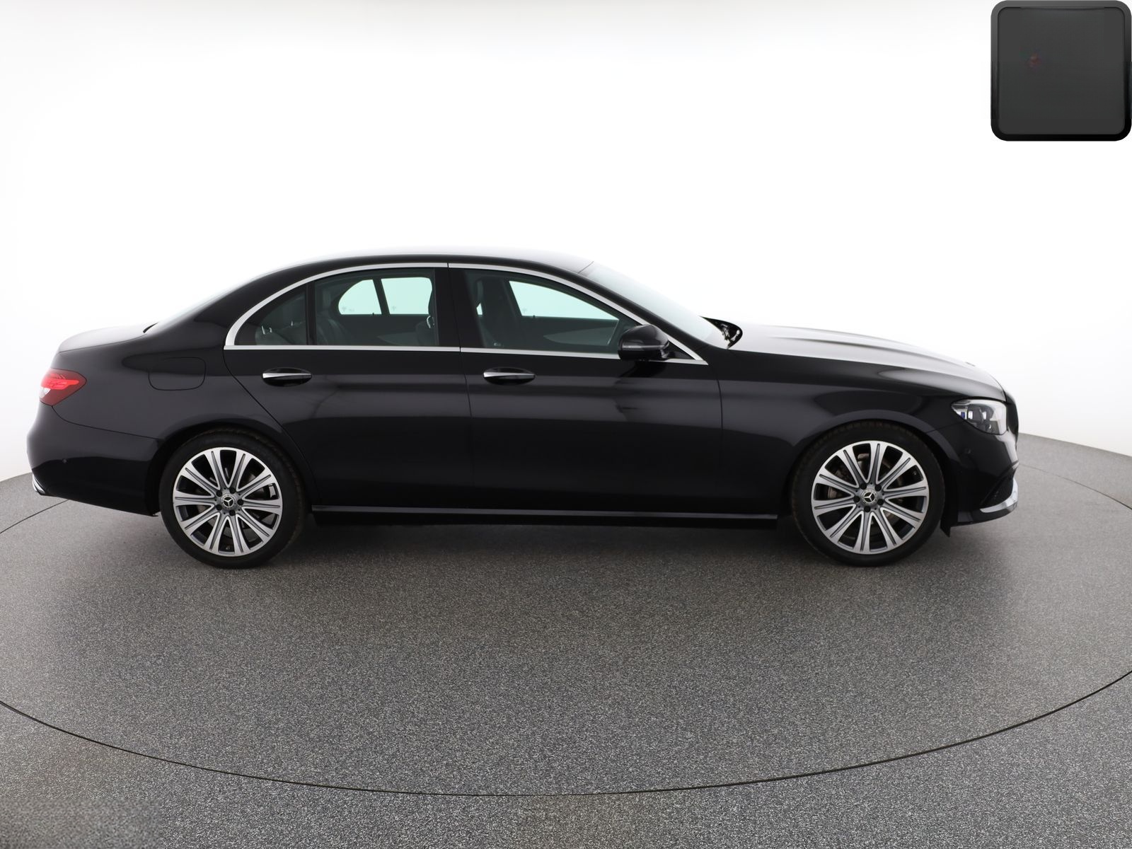 Mercedes-Benz E 220 d AVANTGARDE MULTIBEAM,360GRAD,KEYLESS,SH foto 6