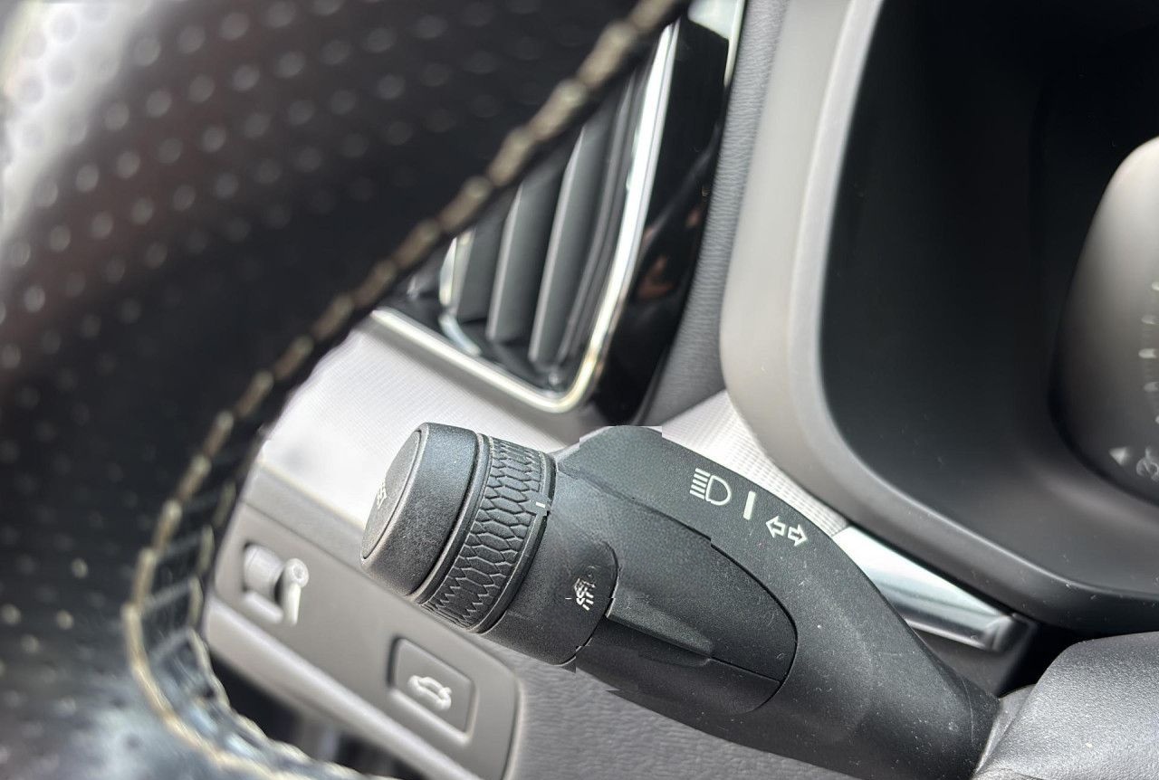 Volvo XC 60 R Design 2WD Bluetooth Navi LED Klima foto 15