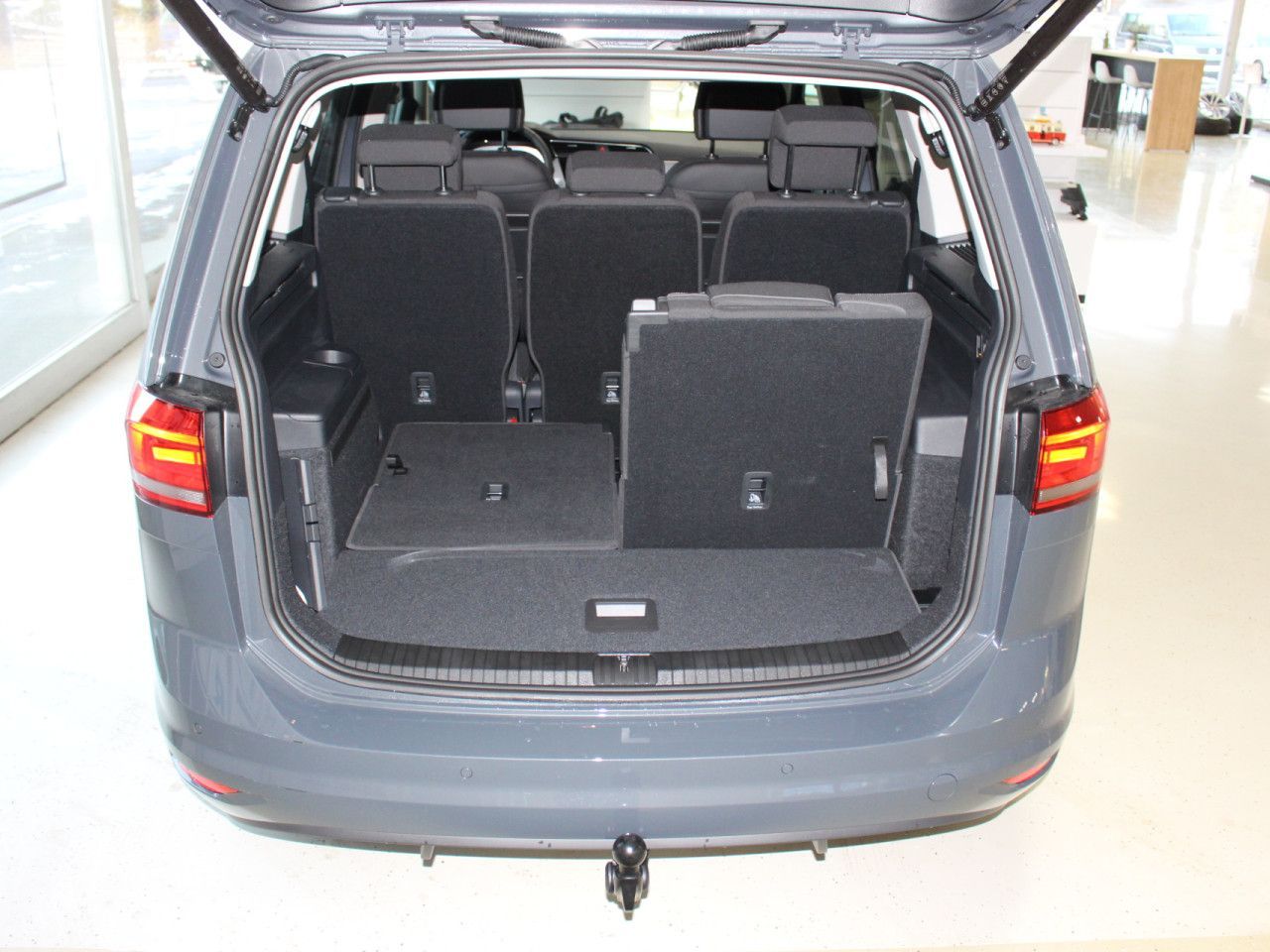 Volkswagen Touran 1.5 TSI ACT ACC/AHK/CAM/7S. foto 14