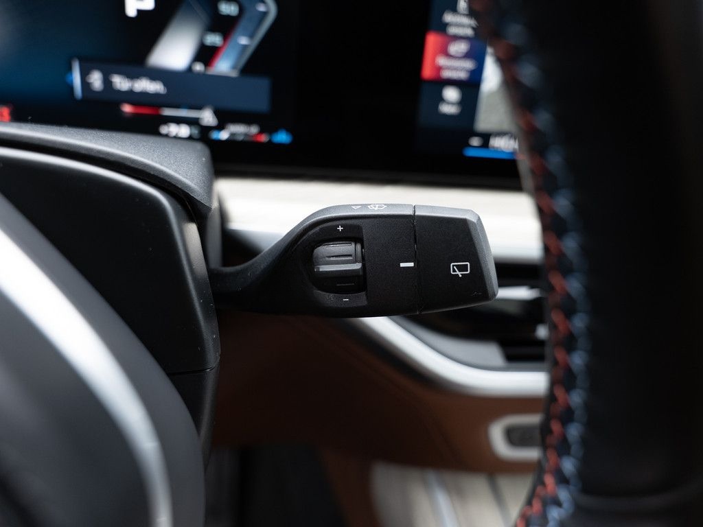 BMW X7 M60i FACEL. PANO HUD 360° LED SITZBELÜFTUNG foto 24