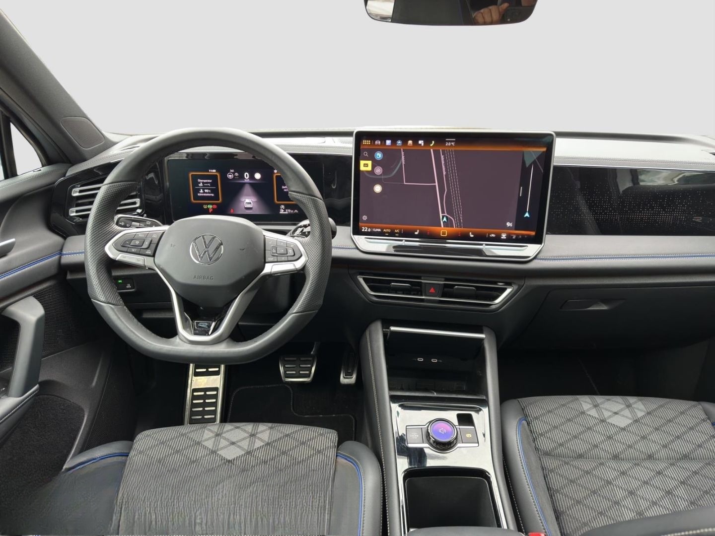 Volkswagen Tiguan 2.0 TSI DSG 4Mo. R-Line PANO AHK KAMERA foto 20