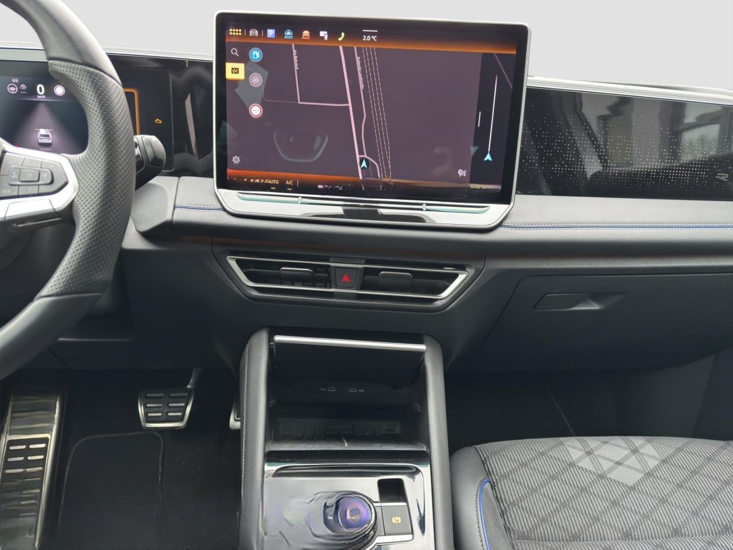 Volkswagen Tiguan 2.0 TSI DSG 4Mo. R-Line PANO AHK KAMERA foto 21