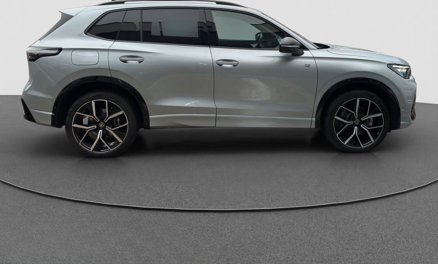 Volkswagen Tiguan 2.0 TSI DSG 4Mo. R-Line PANO AHK KAMERA foto 9