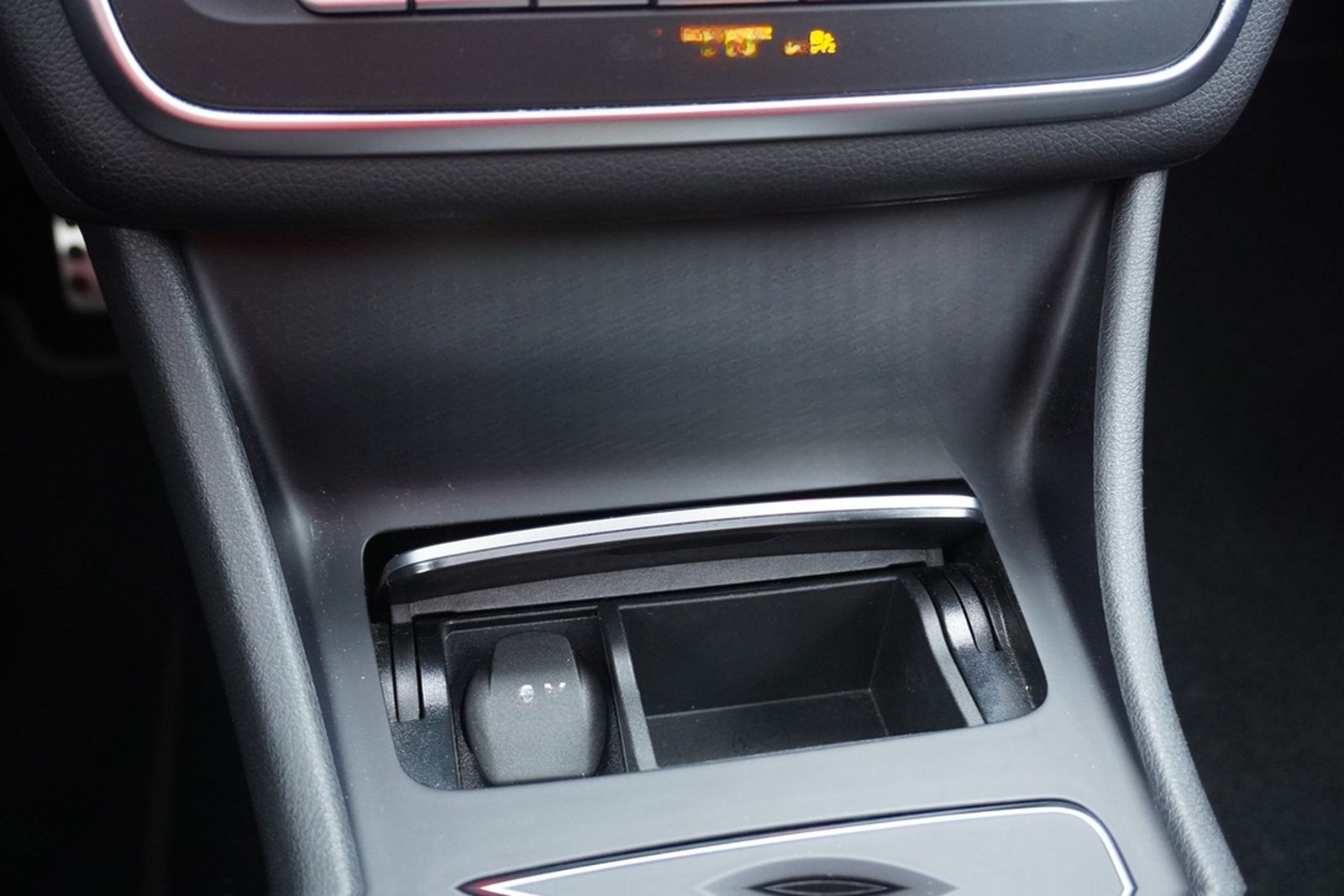 Mercedes-Benz CLA 250 SB AMG Line 4Matic Schiebedach Kamera foto 34