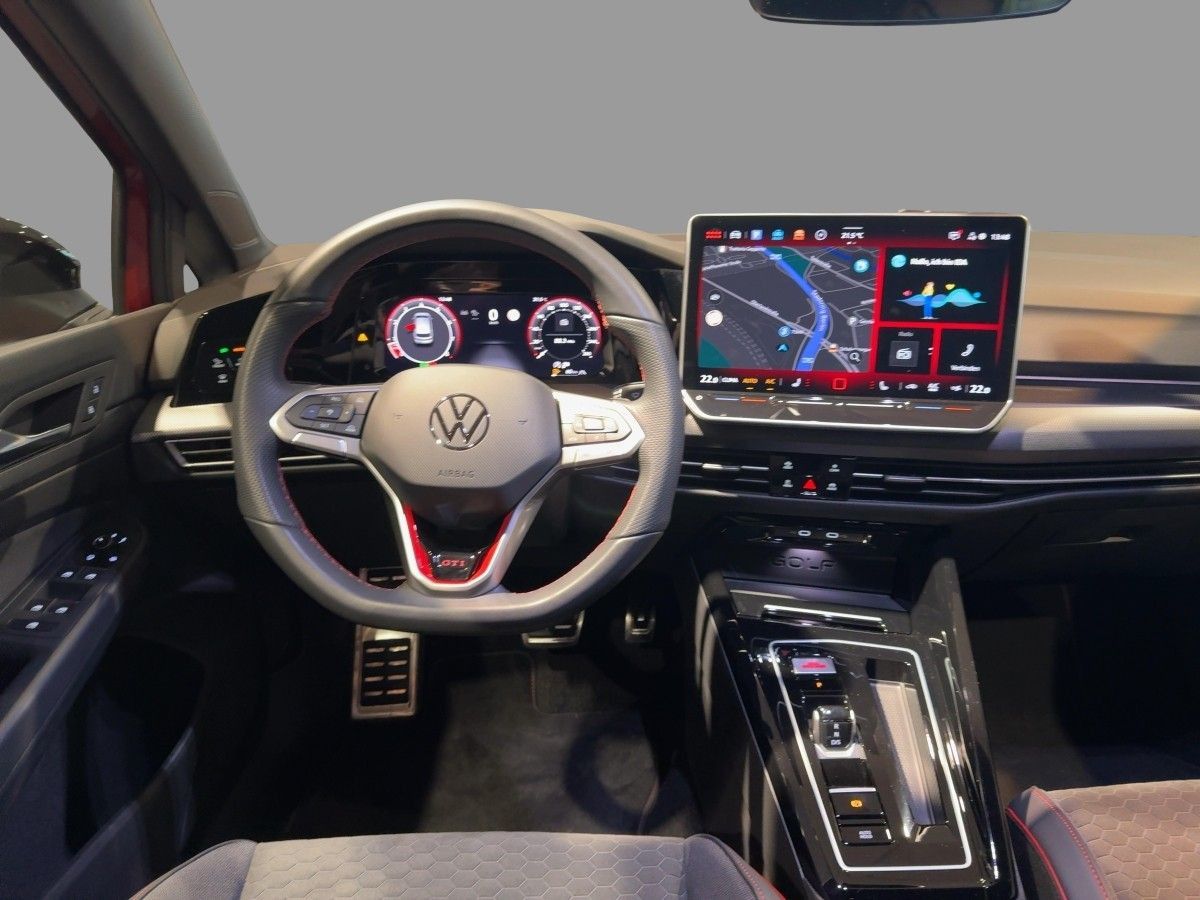 Volkswagen Golf VIII GTI 2.0TSI DSG Clubsport BLACK AKRAPOV foto 11