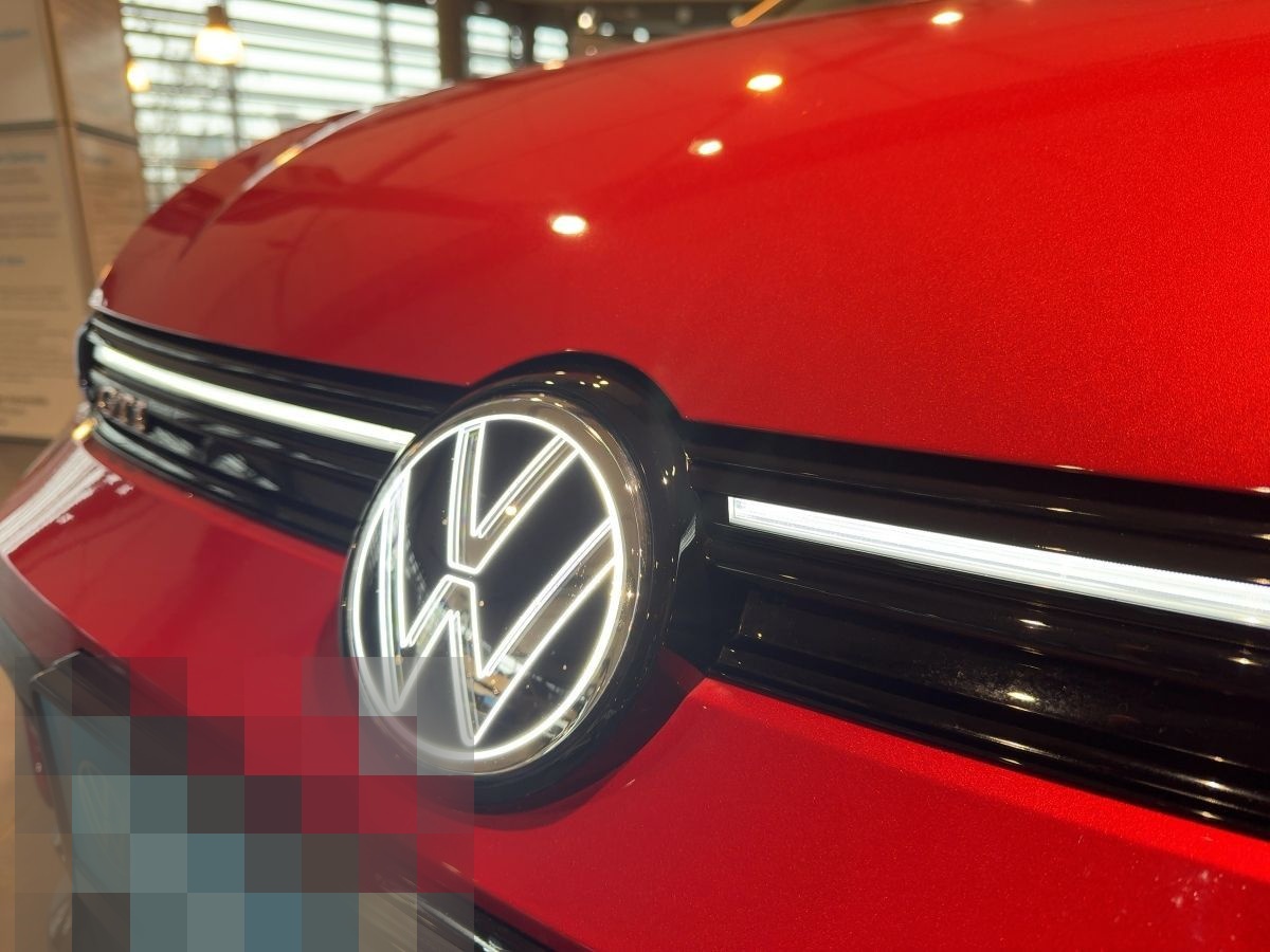 Volkswagen Golf VIII GTI 2.0TSI DSG Clubsport BLACK AKRAPOV foto 18