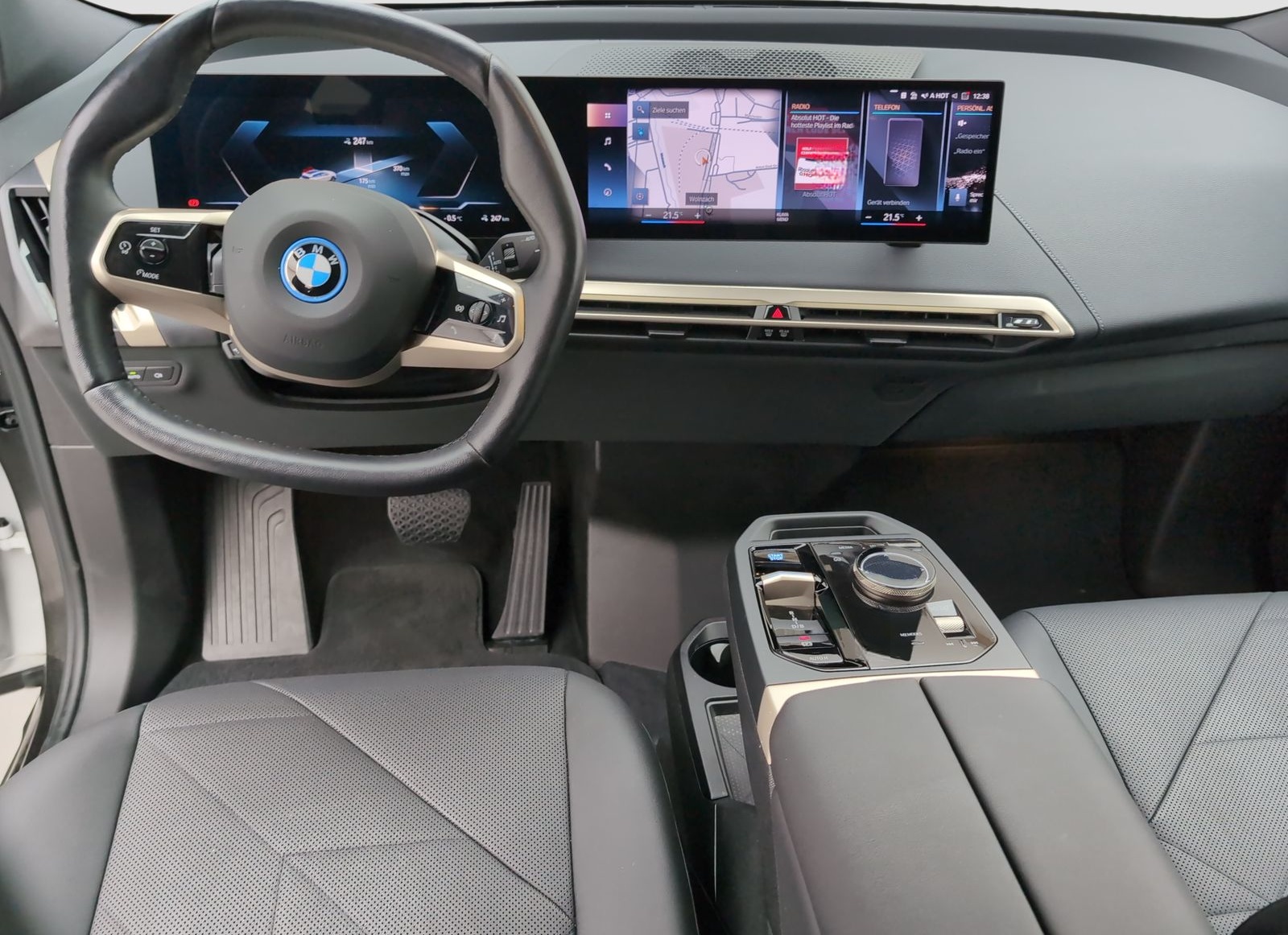 BMW iX xDrive40 Dig.Cockpit LED AHK Klimaaut. Navi foto 9