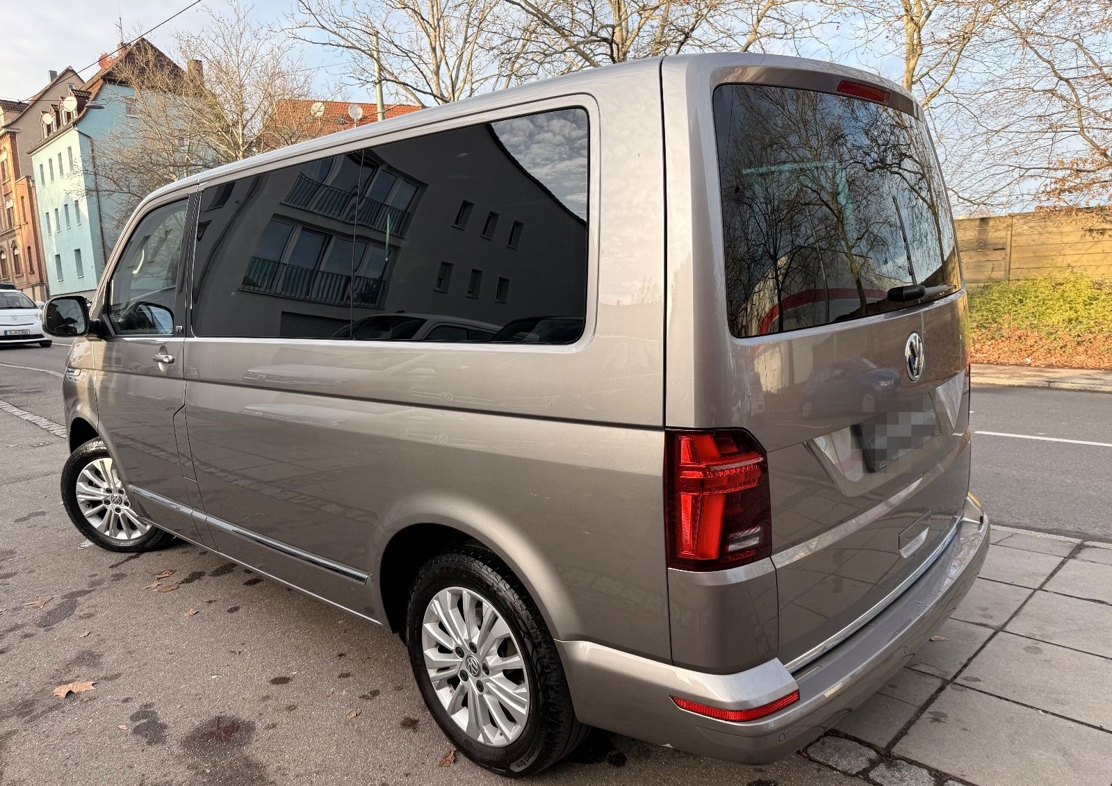 Volkswagen MultivanT6.1 Six/AUTOM/LEDER/7SITZER/Org100/IHan foto 20