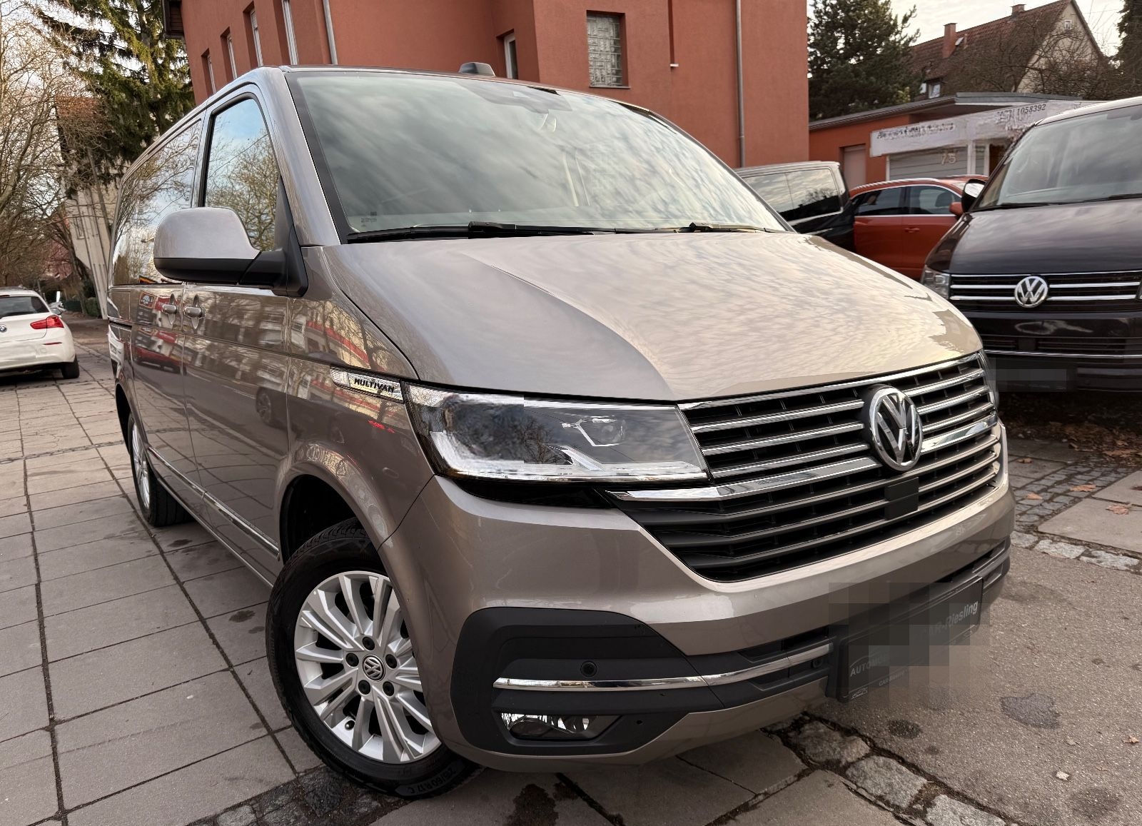 Volkswagen MultivanT6.1 Six/AUTOM/LEDER/7SITZER/Org100/IHan foto 3