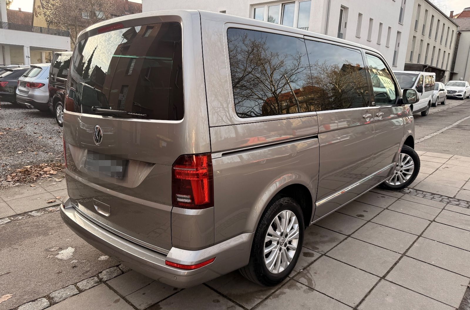 Volkswagen MultivanT6.1 Six/AUTOM/LEDER/7SITZER/Org100/IHan foto 8