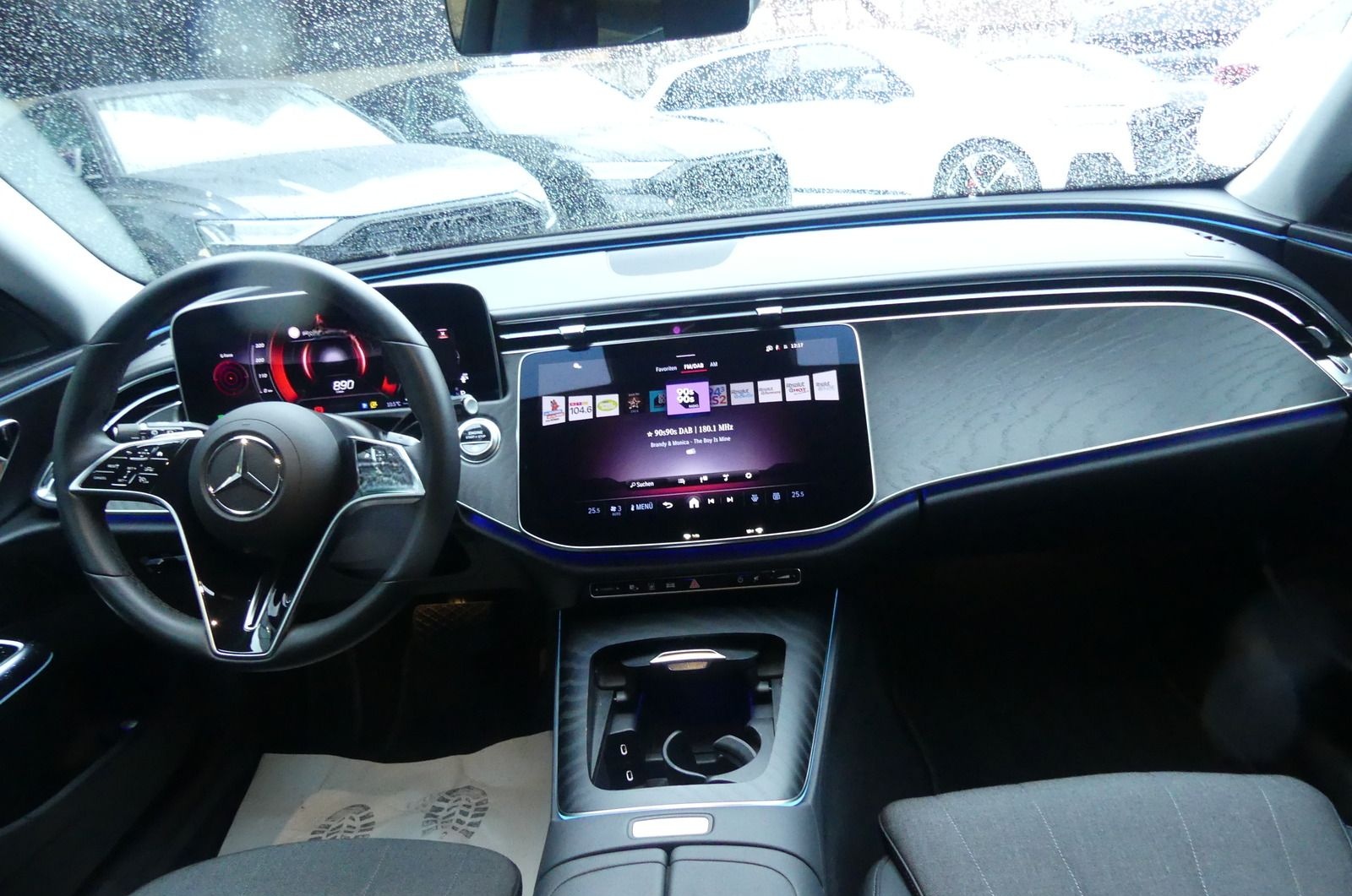 Mercedes-Benz E 200 T Avantgarde Advanced Plus STHZ/ACC/MBUX/A foto 20