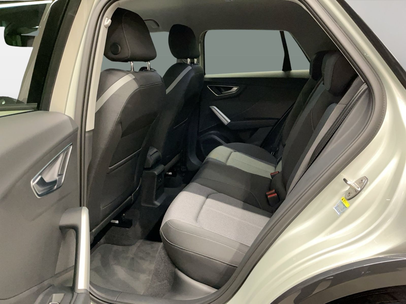 Audi Q2 35 TDI S tronic Advanced ACC AHK AUT KeyLess foto 11