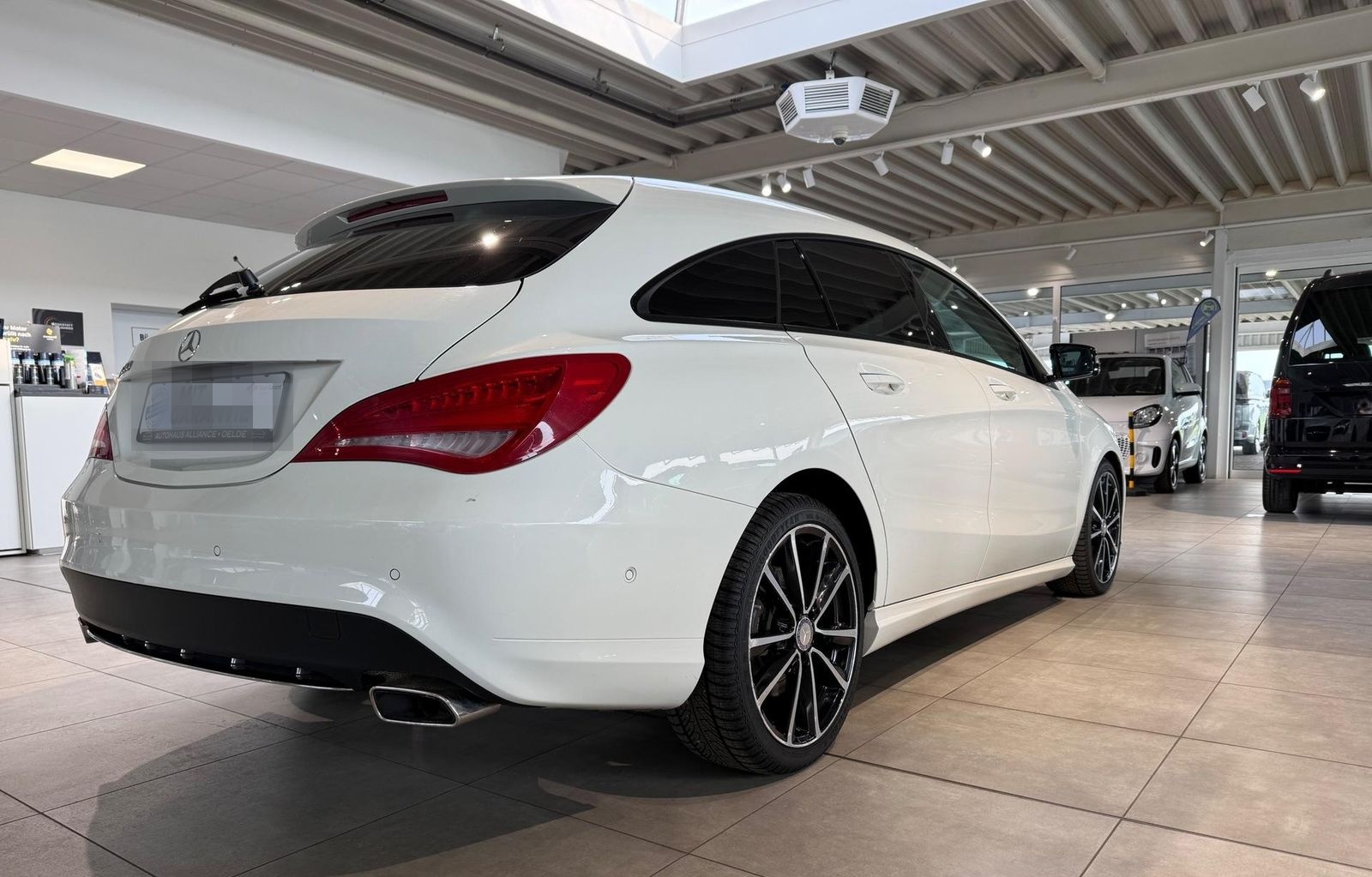 Mercedes-Benz CLA 250 Shooting Brake 4Matic * Navi * Pano foto 4