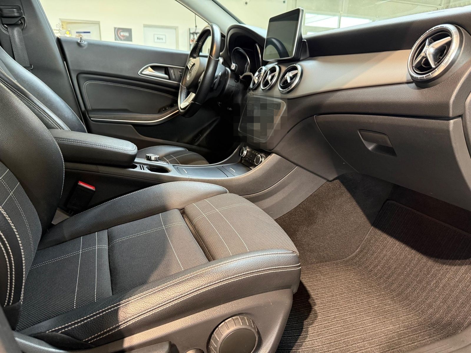 Mercedes-Benz CLA 250 Shooting Brake 4Matic * Navi * Pano foto 8