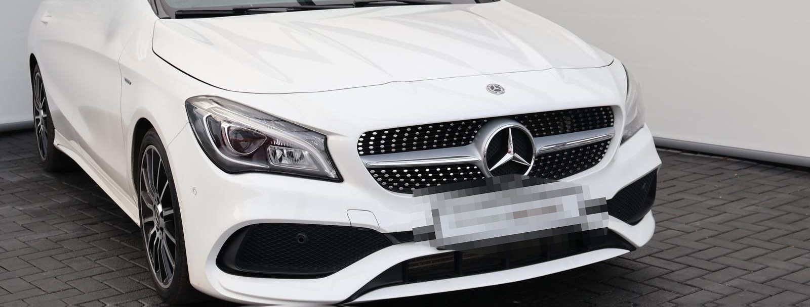 Mercedes-Benz CLA 180 Shooting Brake AMG Line RFK LED Navi foto 2
