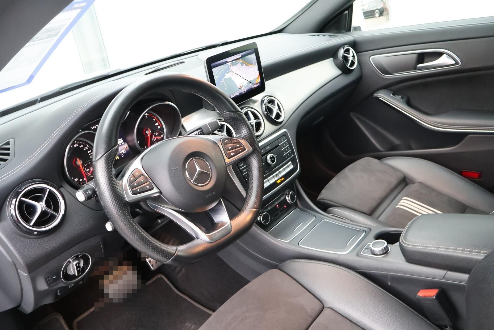 Mercedes-Benz CLA 180 Shooting Brake AMG Line RFK LED Navi foto 7