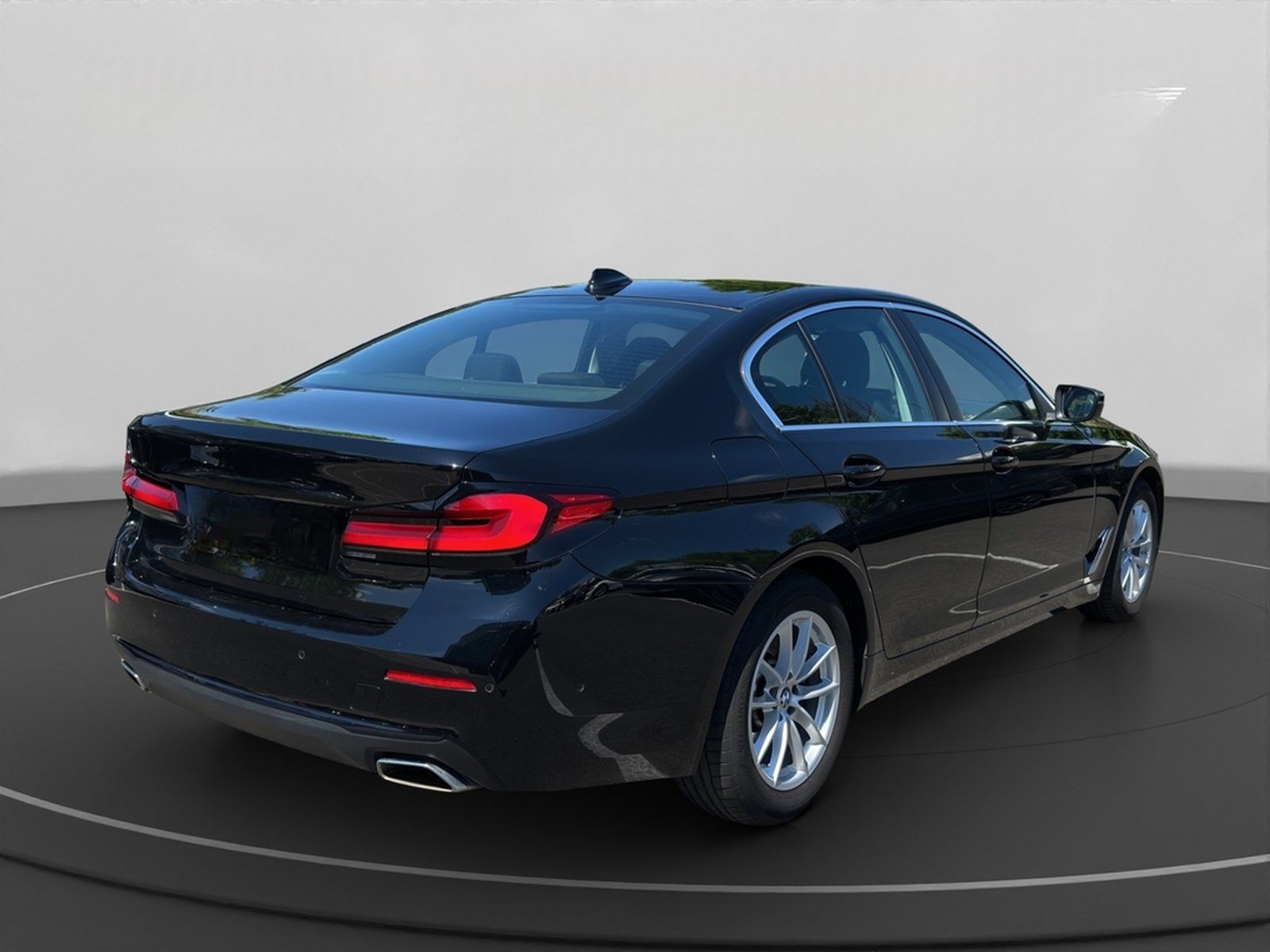 BMW 530d xDrive Limo Schiebedach AHK Stop+Go RFK Sit foto 4