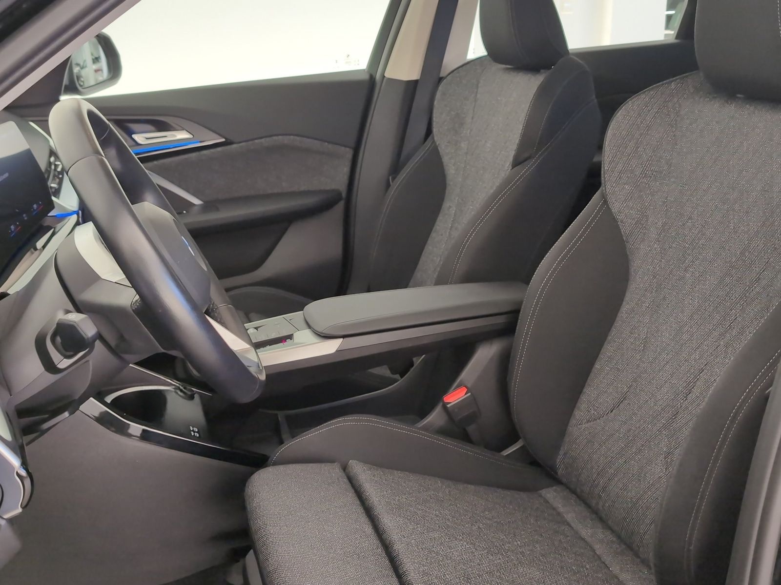 BMW X1 sDrive 18i Navi/LED/RFK/SHZ/Apple/PDC vo+hi N foto 3