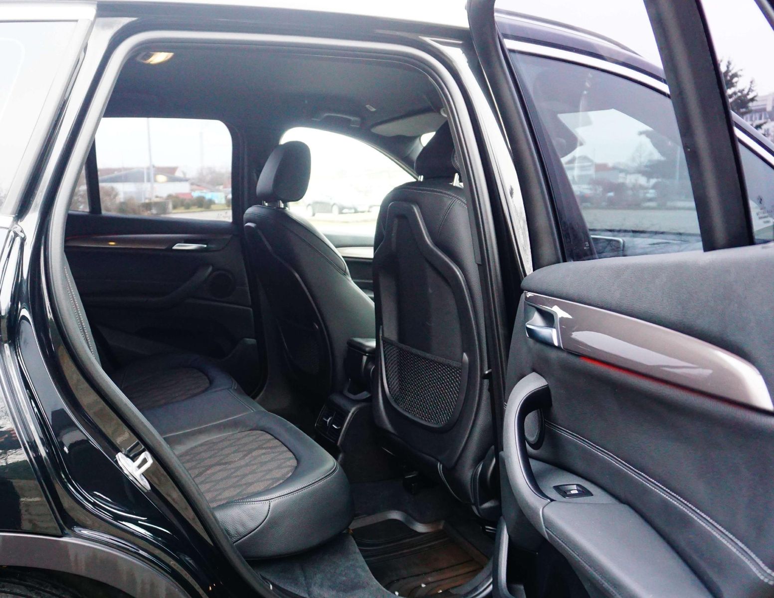 BMW X1 xDrive 20 i xLine/XENON/SHZ/PDC/NAVI/LED/ foto 11