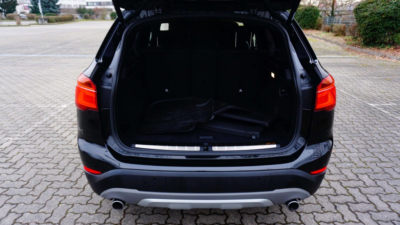 BMW X1 xDrive 20 i xLine/XENON/SHZ/PDC/NAVI/LED/ foto 16