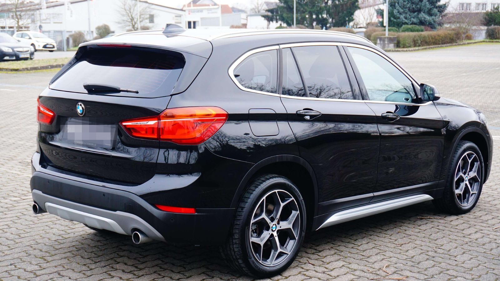 BMW X1 xDrive 20 i xLine/XENON/SHZ/PDC/NAVI/LED/ foto 3